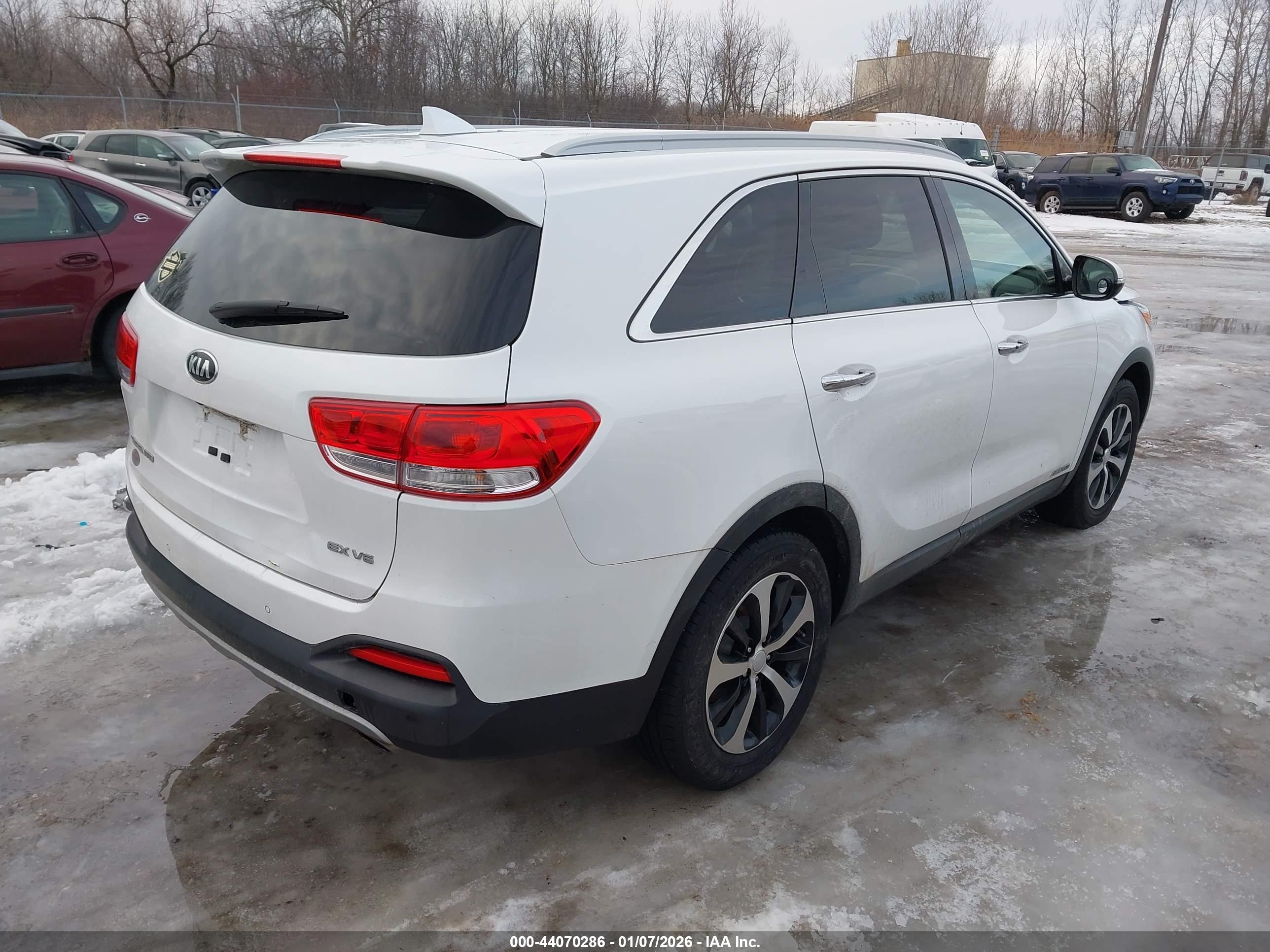 KIA SORENTO image 4