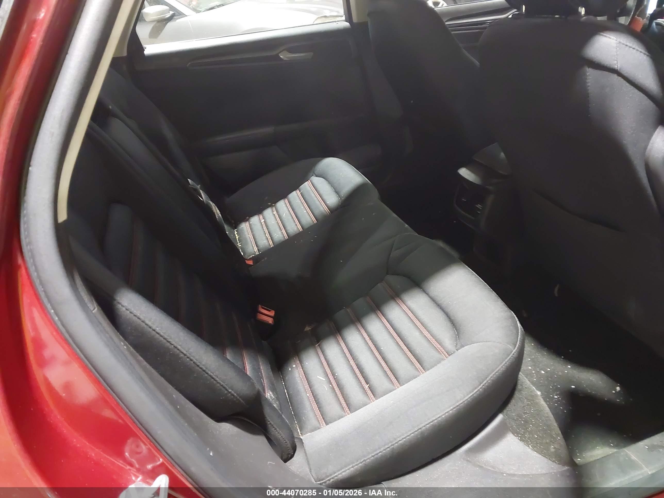 FORD FUSION image 8