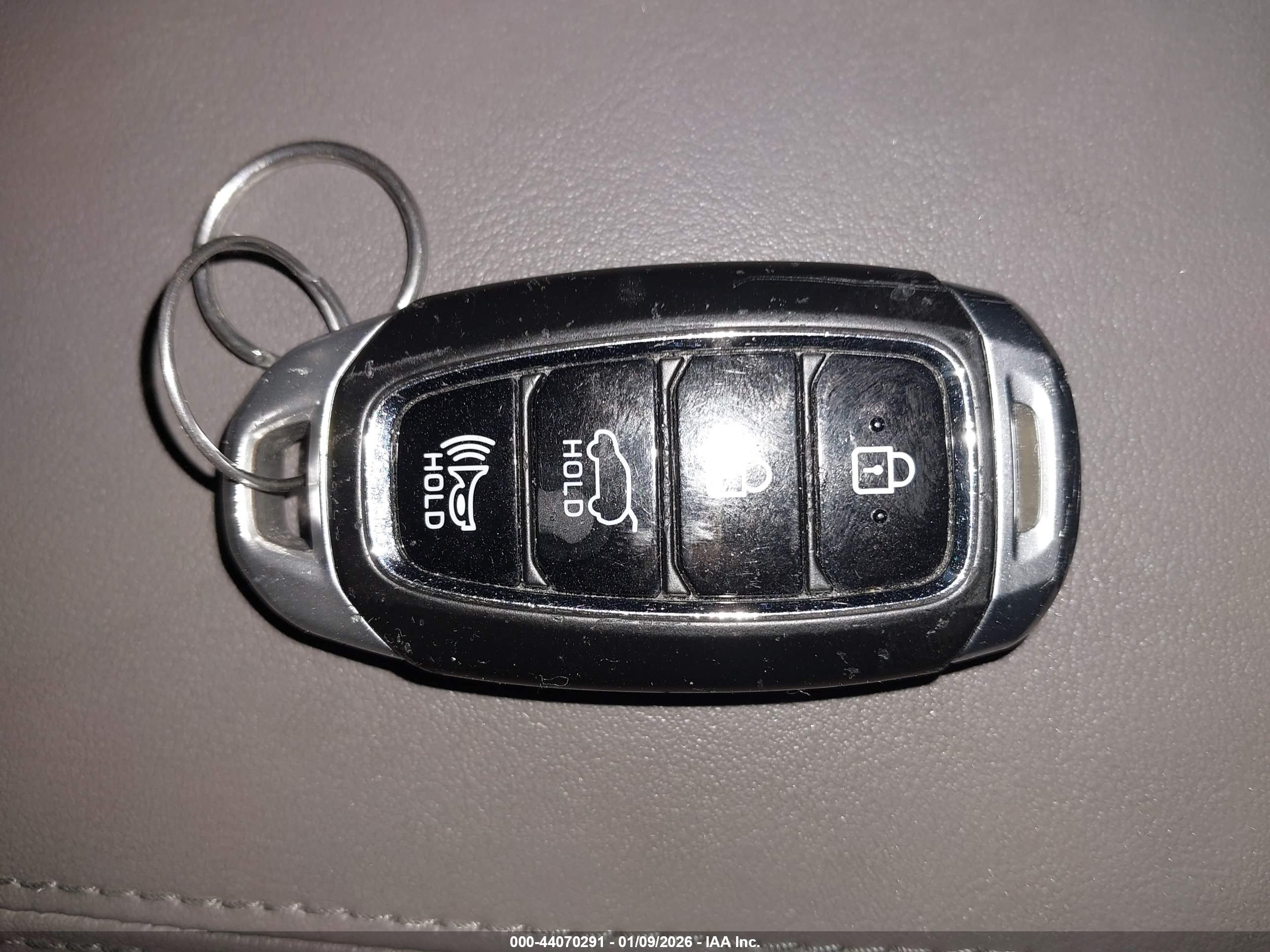 HYUNDAI SANTA image 11