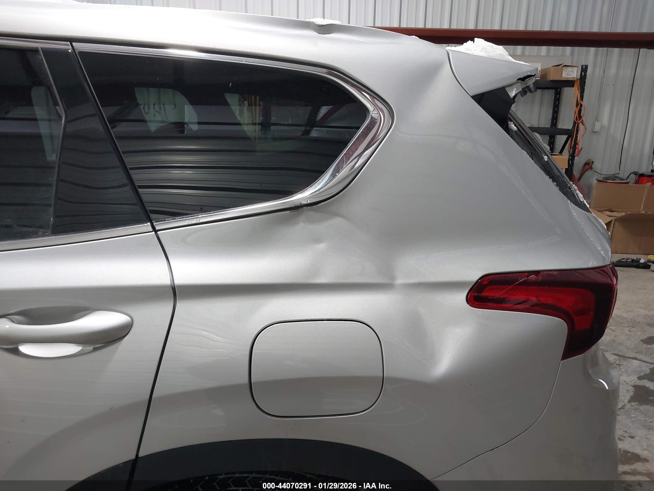 HYUNDAI SANTA image 6