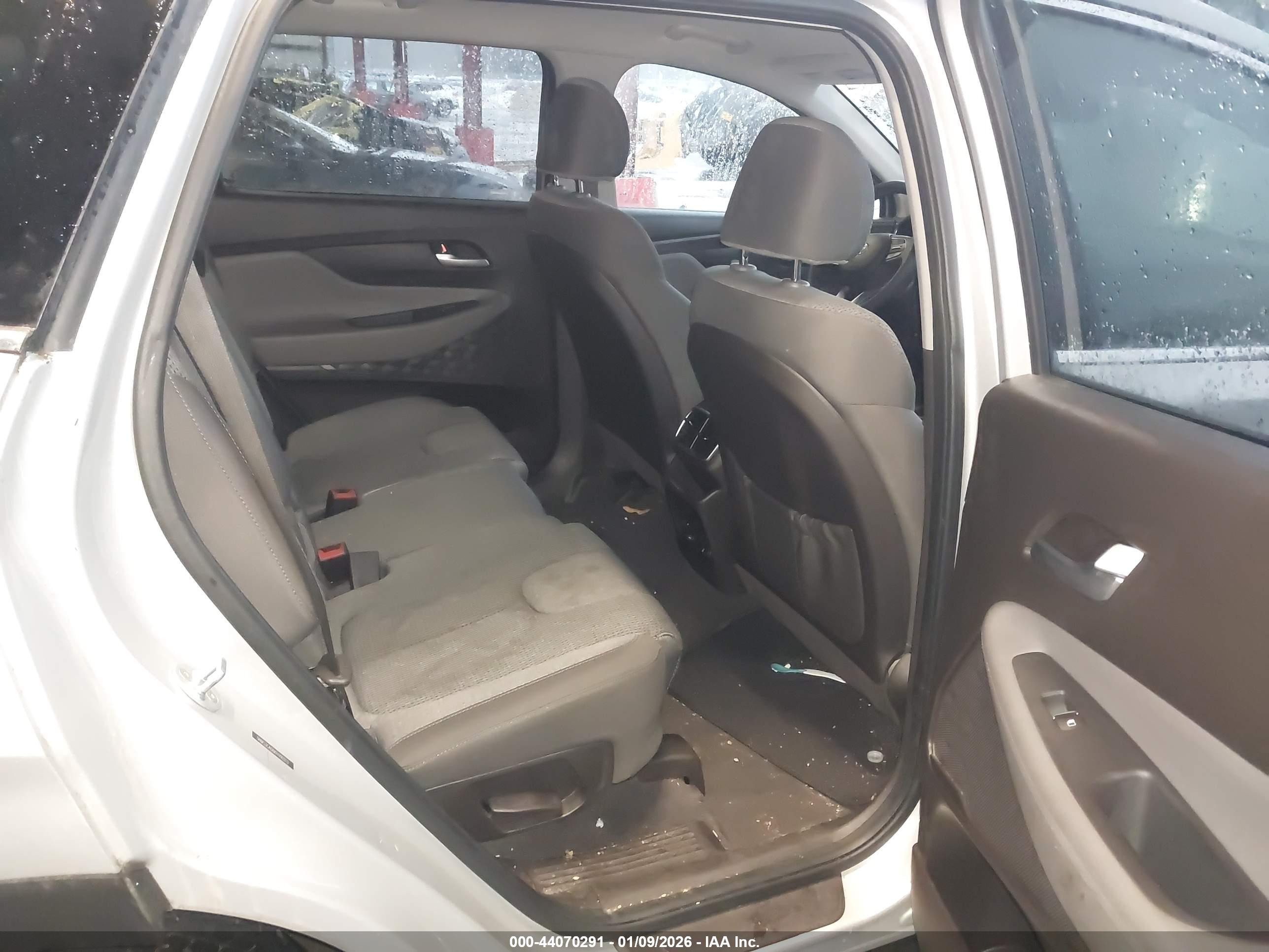 HYUNDAI SANTA image 8
