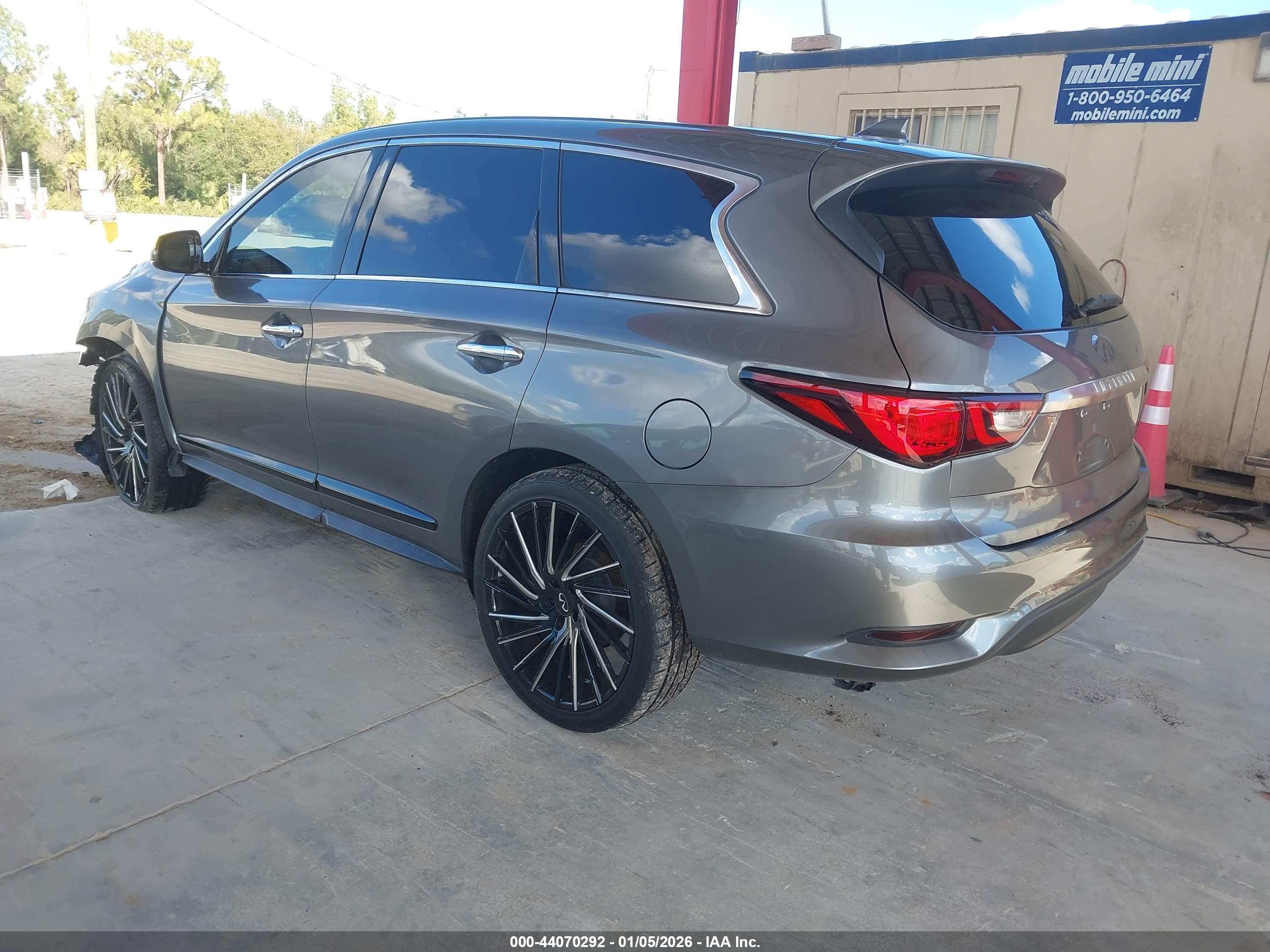 INFINITI QX60 image 3