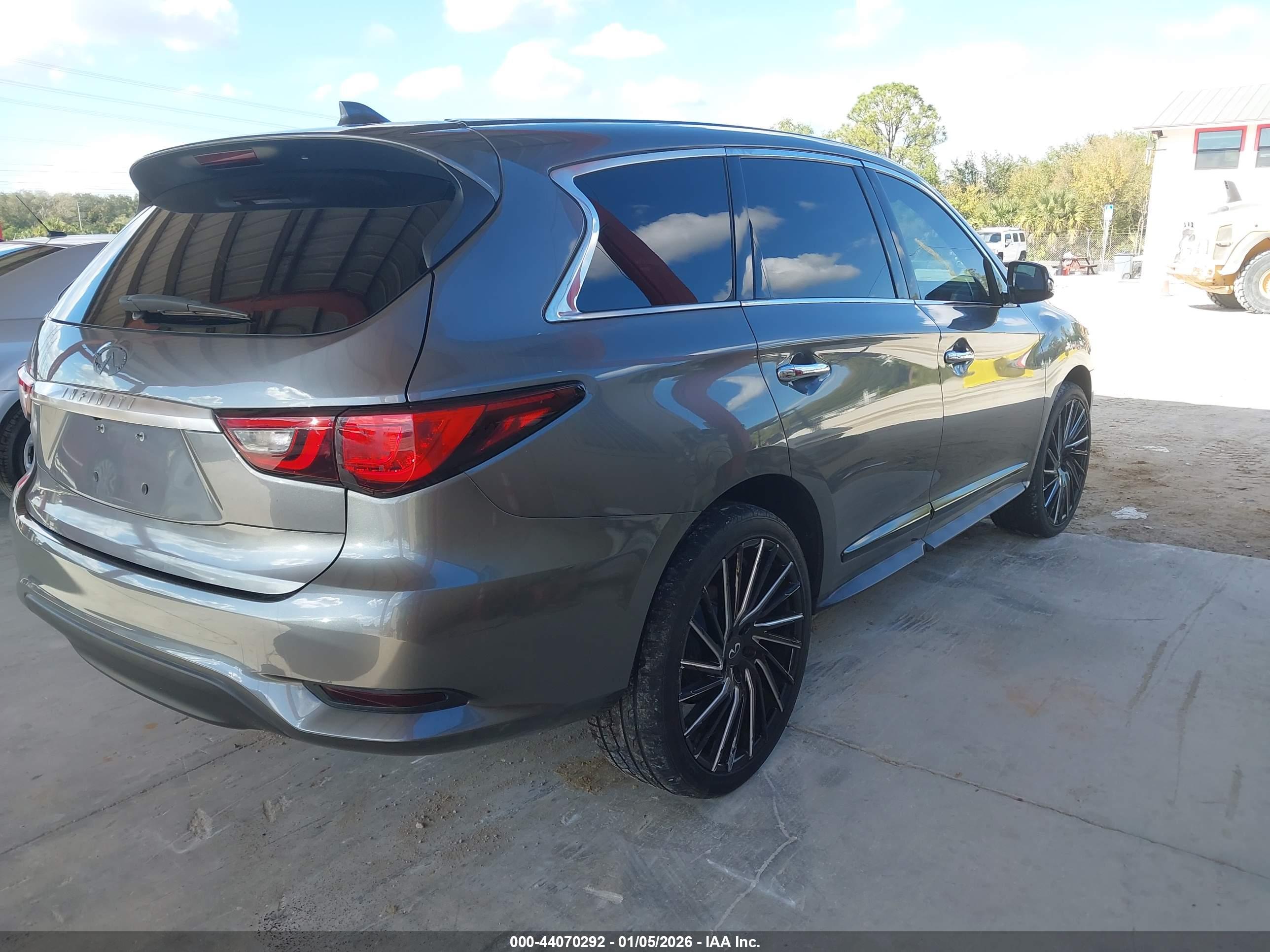 INFINITI QX60 image 4