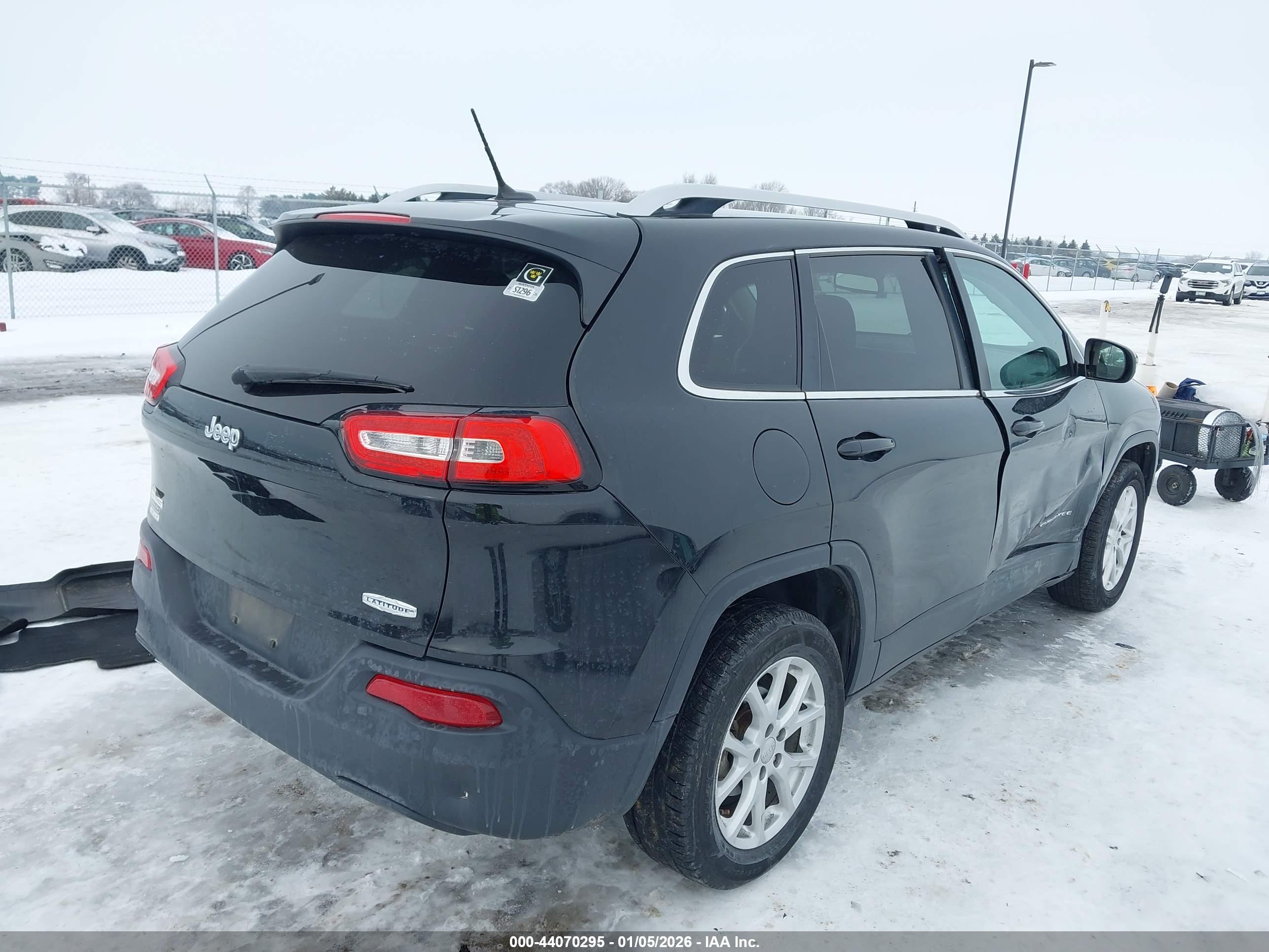 JEEP CHEROKEE image 4