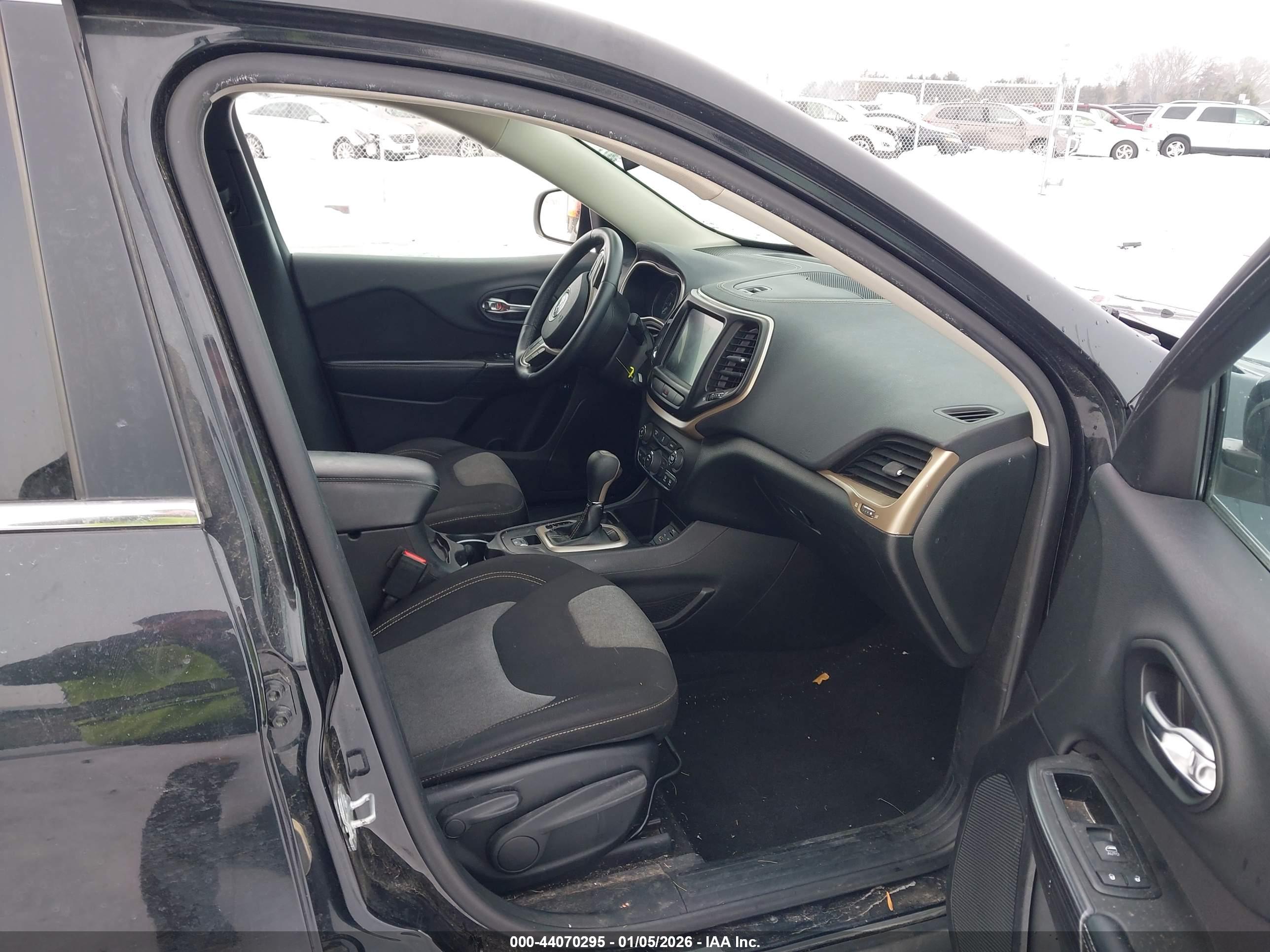 JEEP CHEROKEE image 5