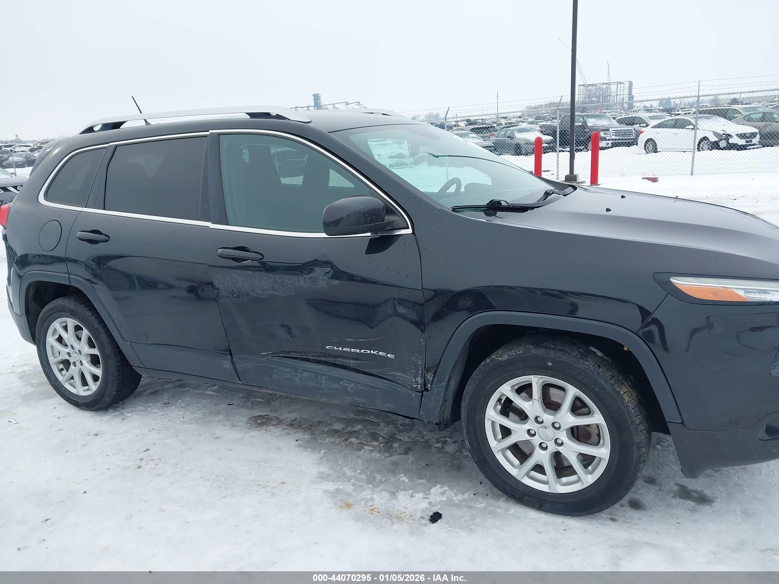 JEEP CHEROKEE image 6