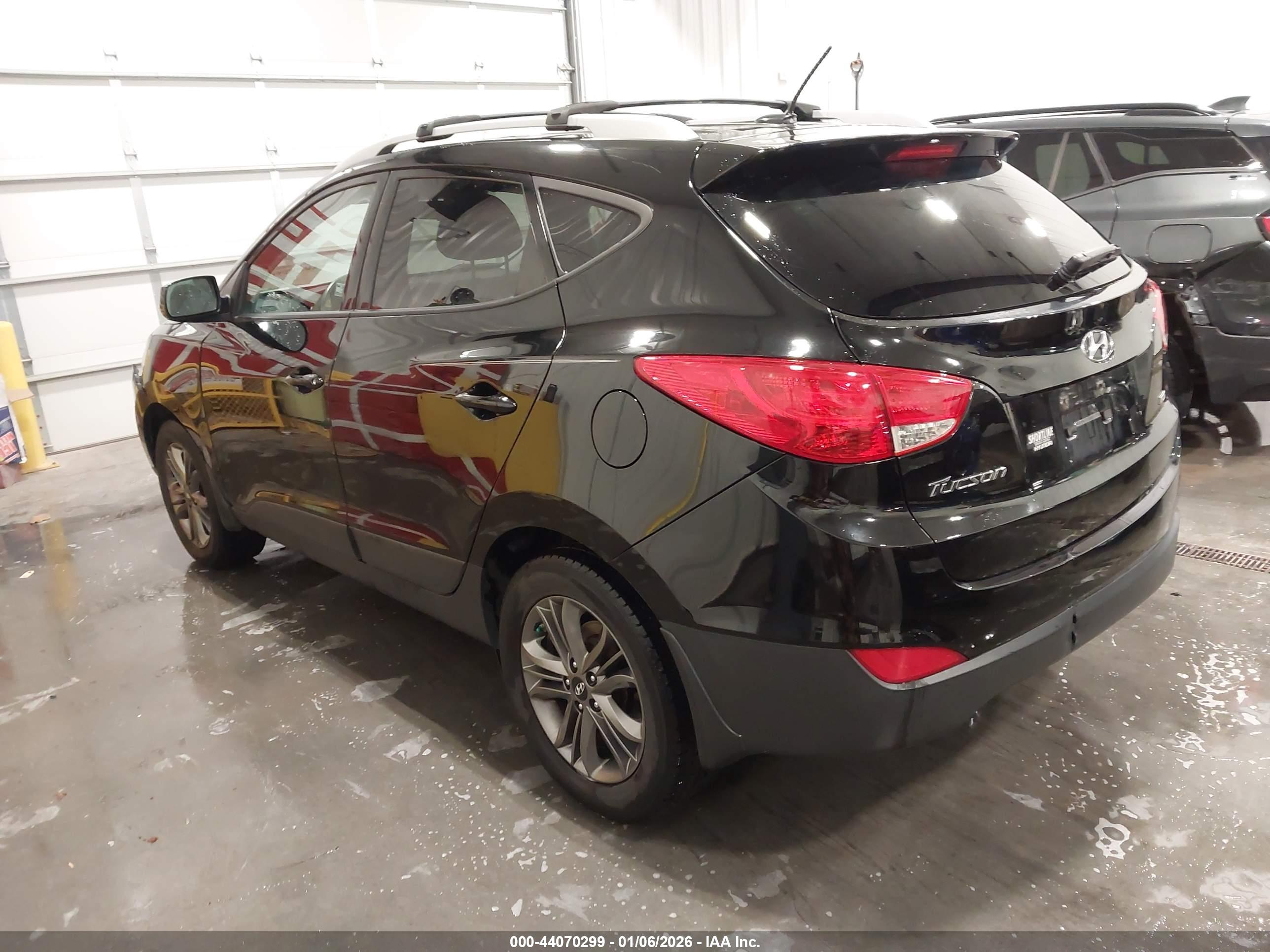 HYUNDAI TUCSON image 3