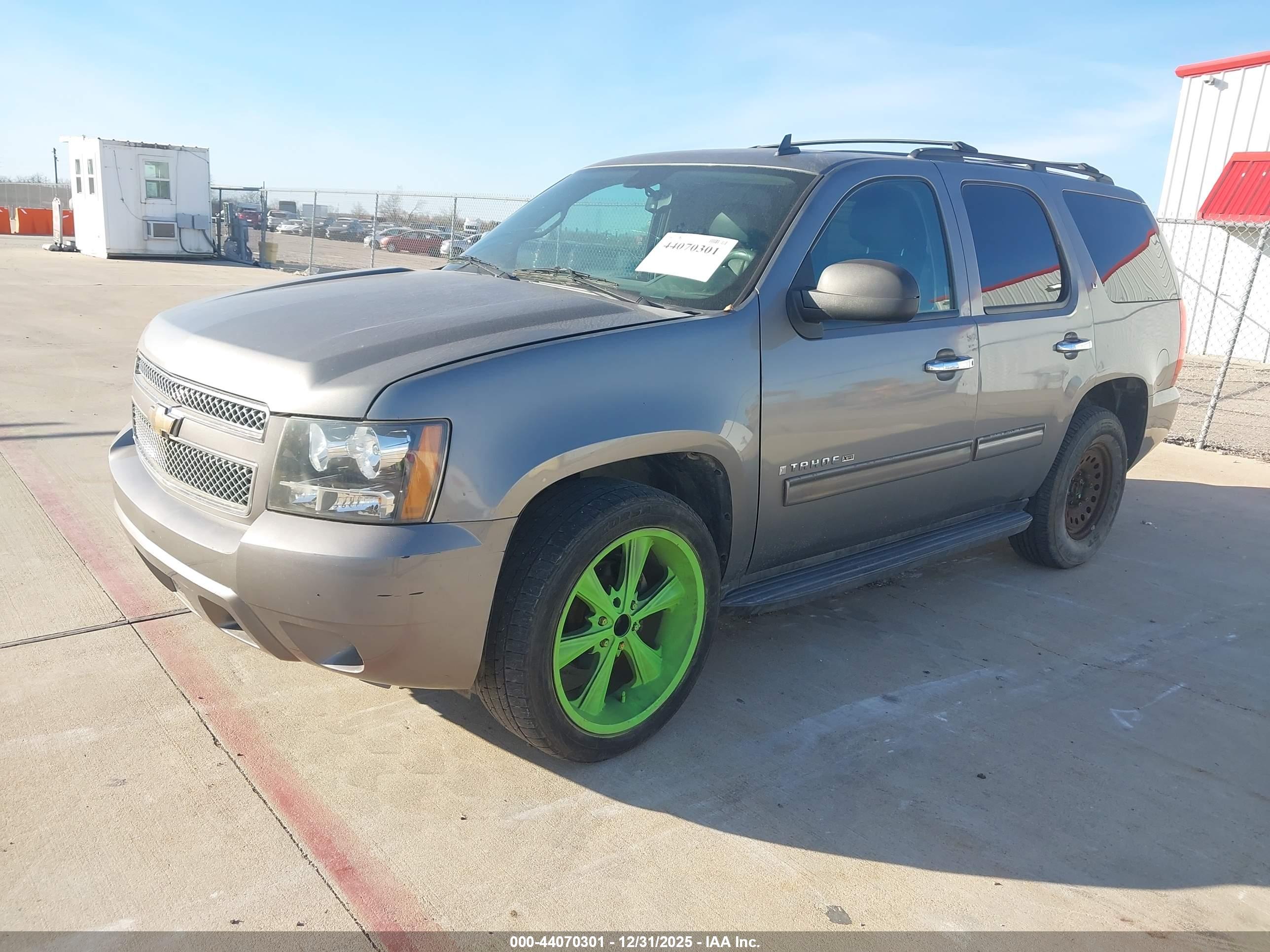 CHEVROLET TAHOE image 2