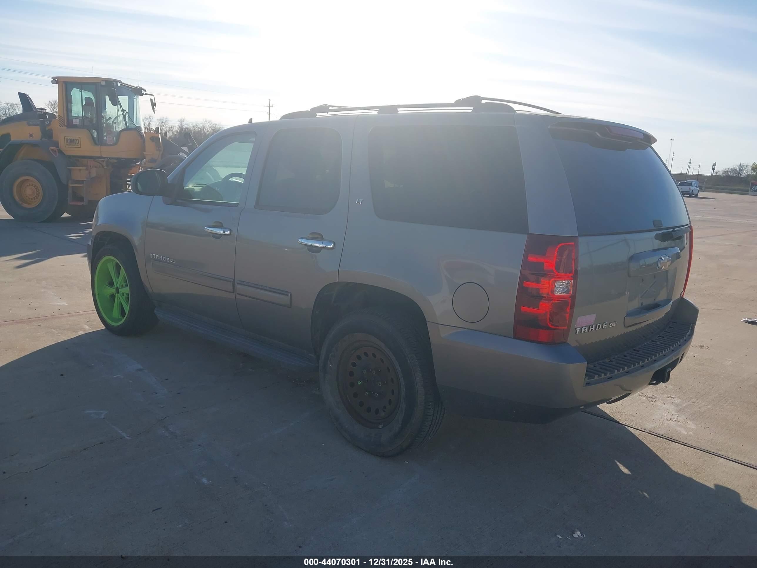 CHEVROLET TAHOE image 3