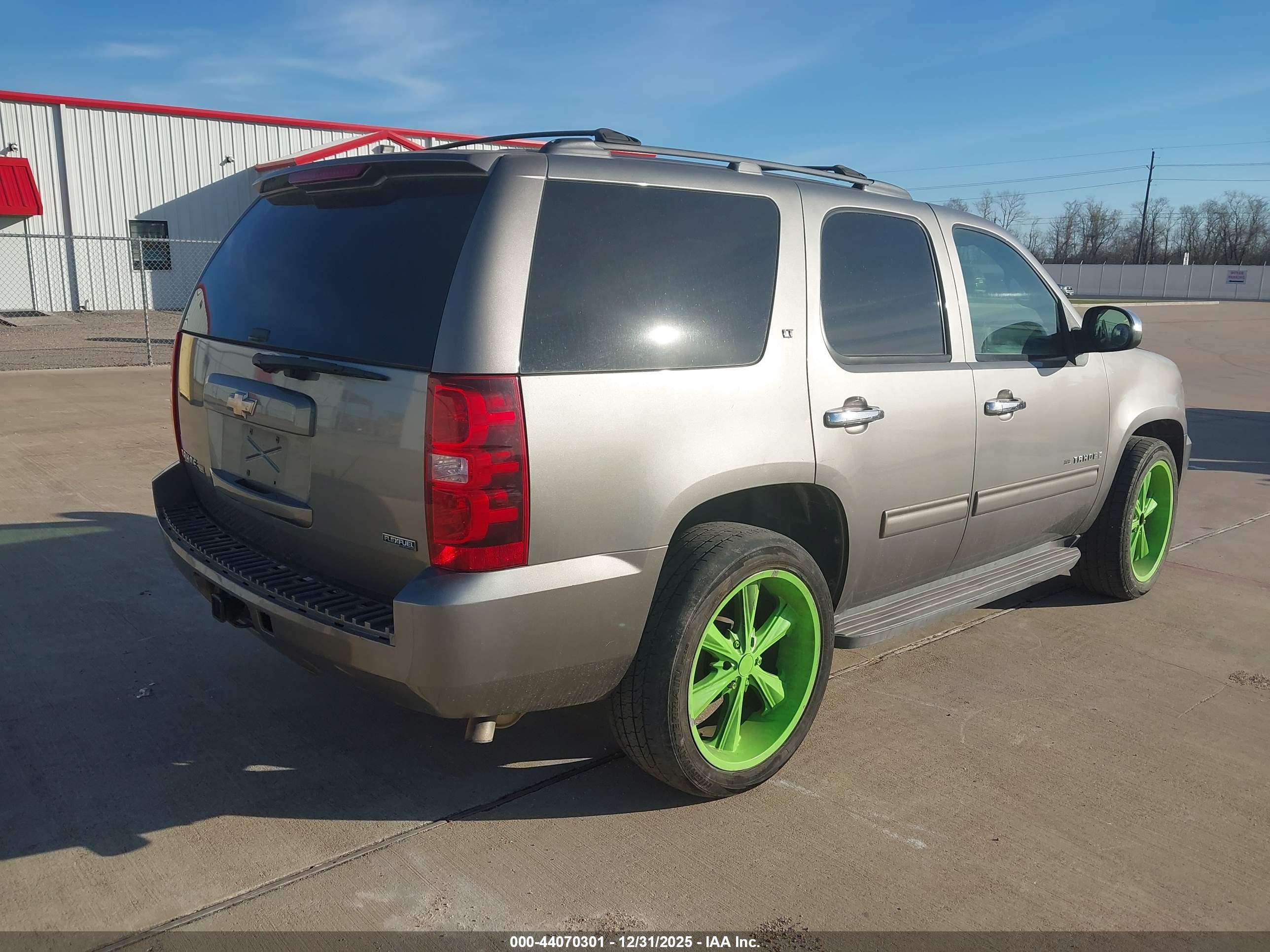 CHEVROLET TAHOE image 4