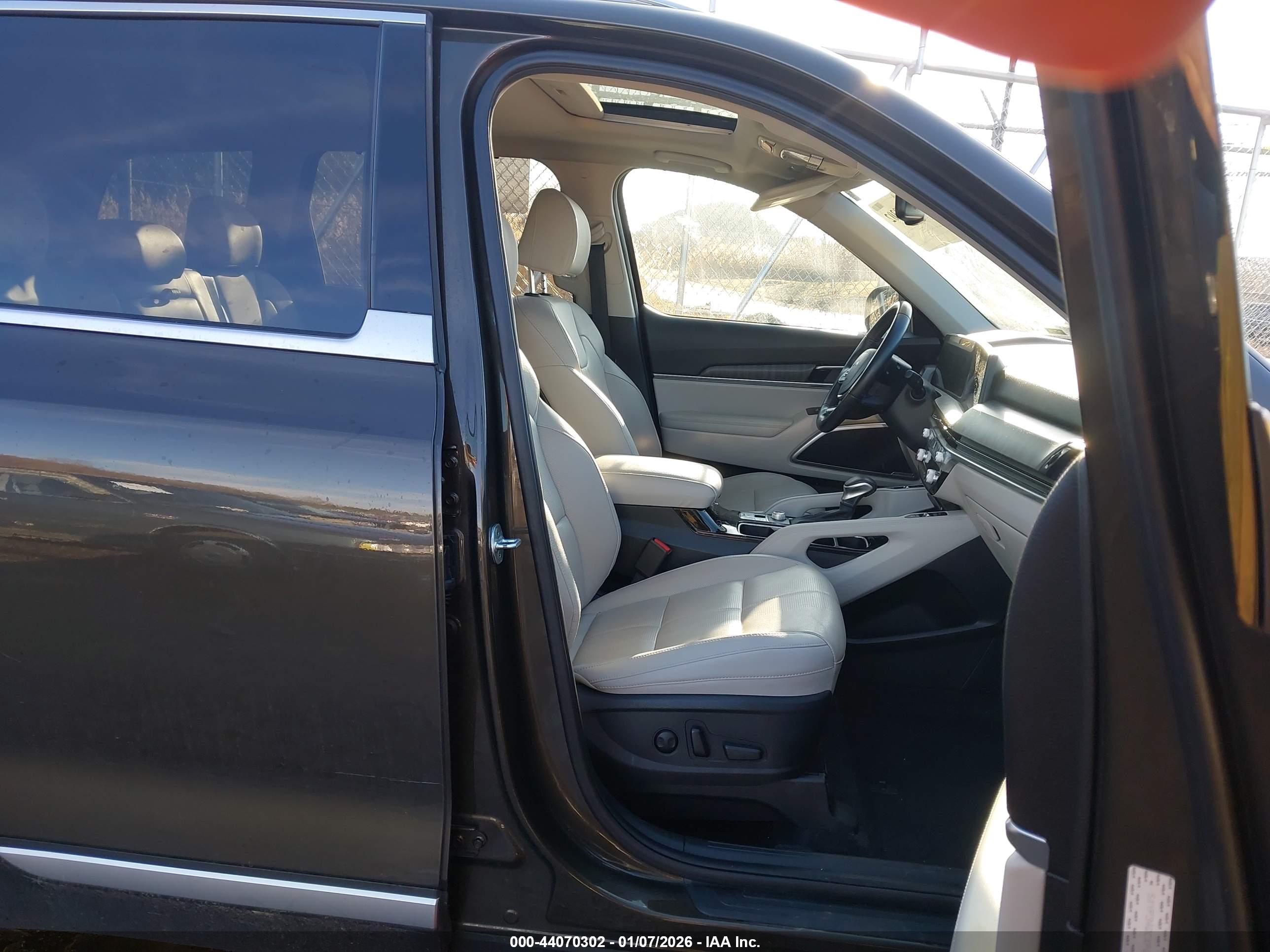 KIA TELLURIDE image 5