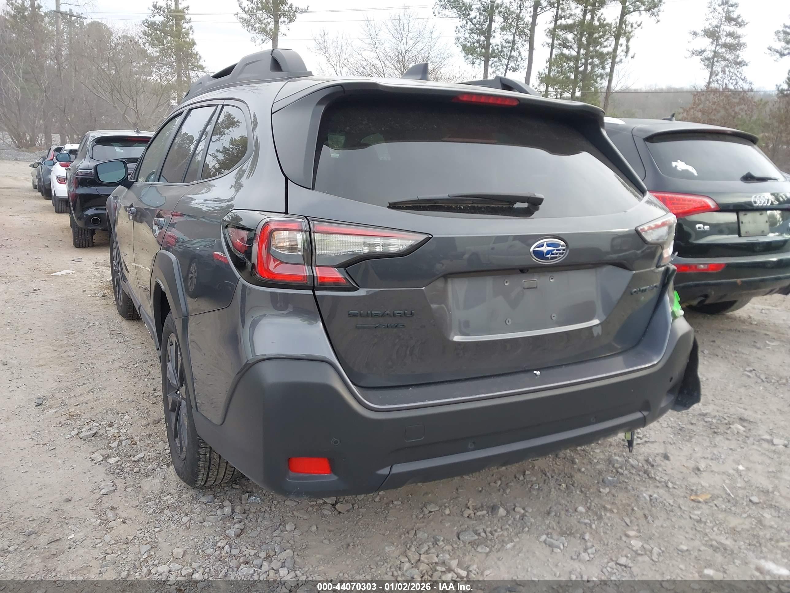SUBARU OUTBACK image 3