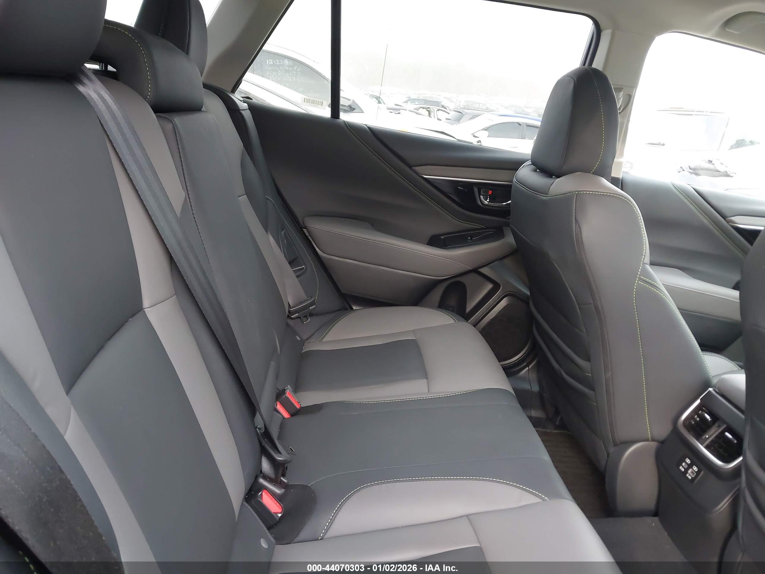 SUBARU OUTBACK image 8