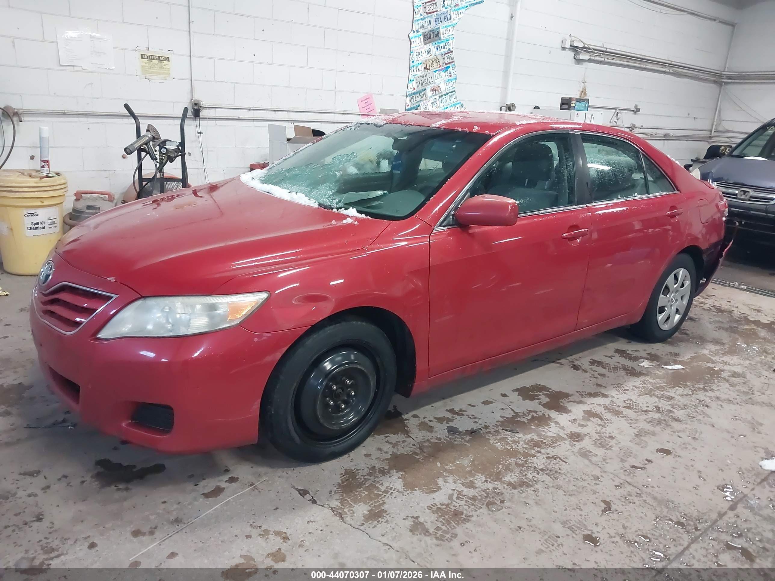 TOYOTA CAMRY image 2