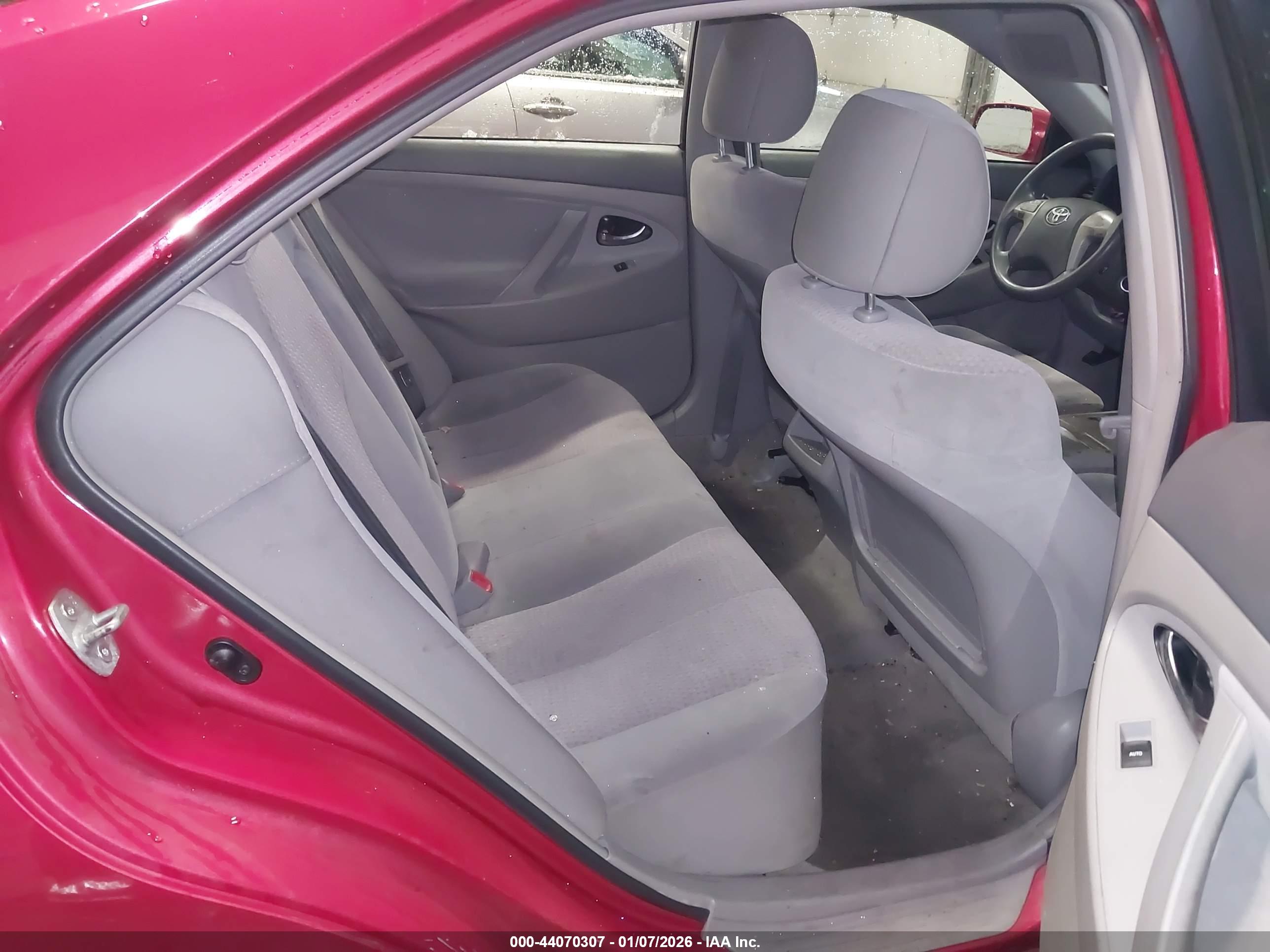 TOYOTA CAMRY image 8