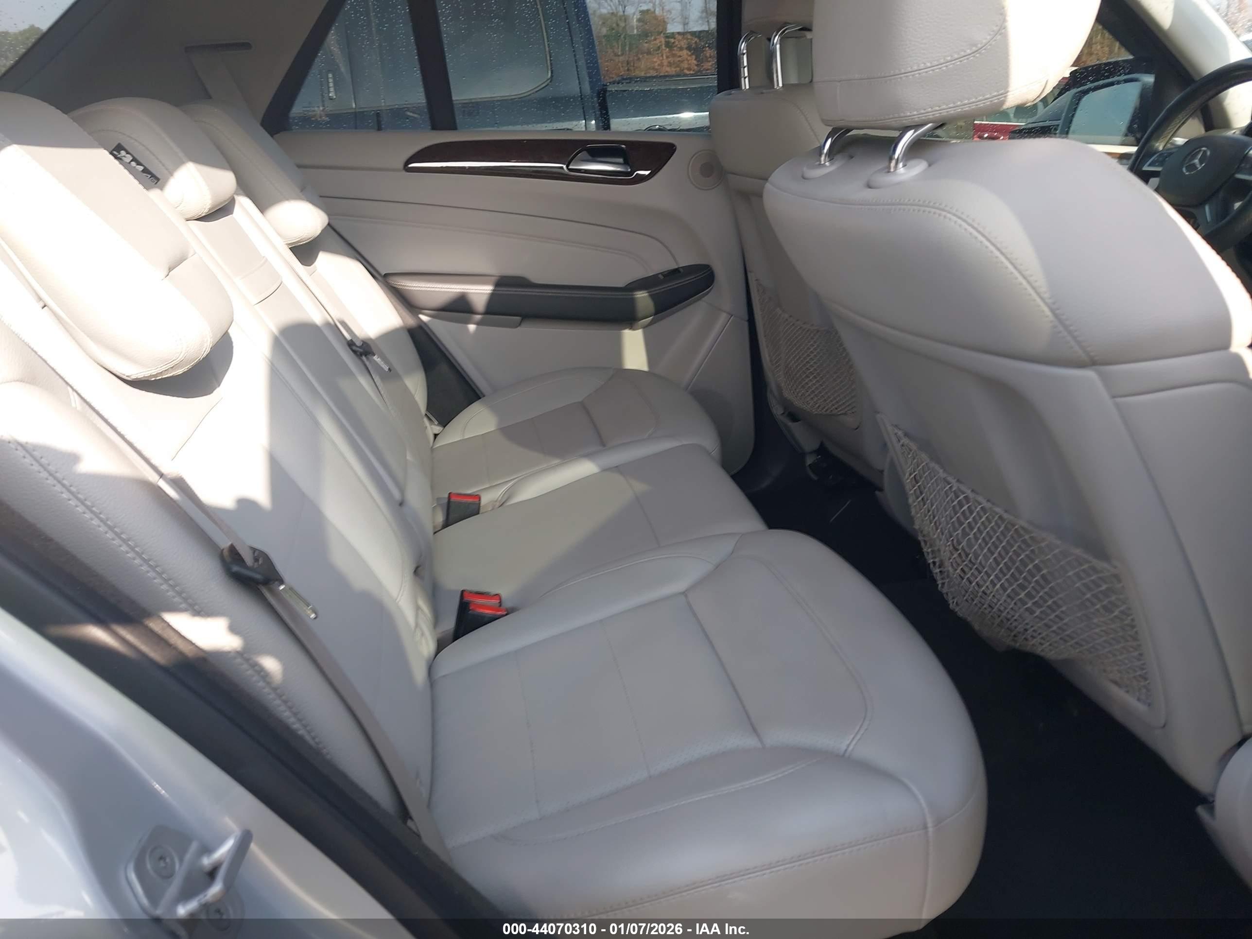 MERCEDES-BENZ ML image 8