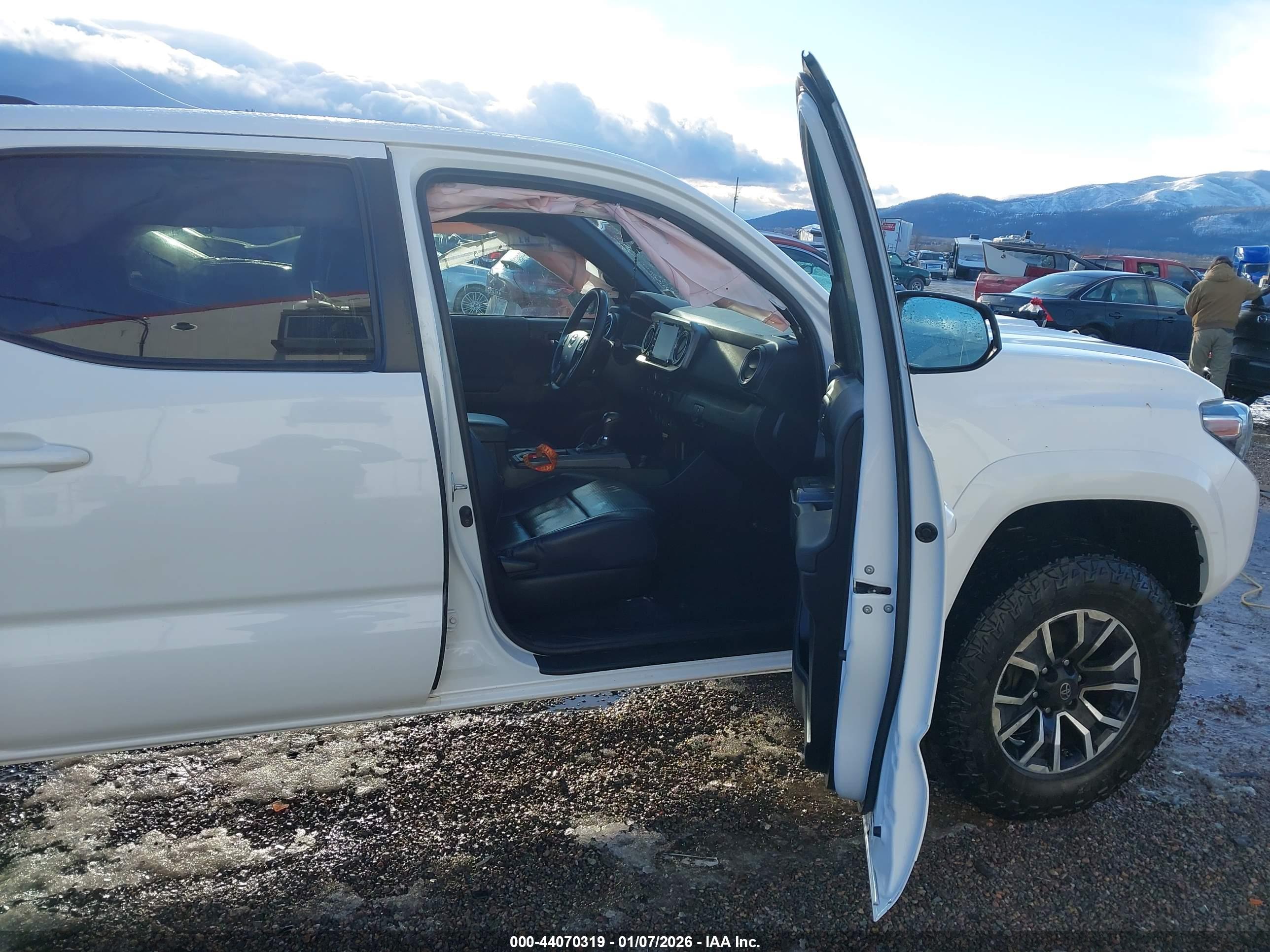 TOYOTA TACOMA image 5