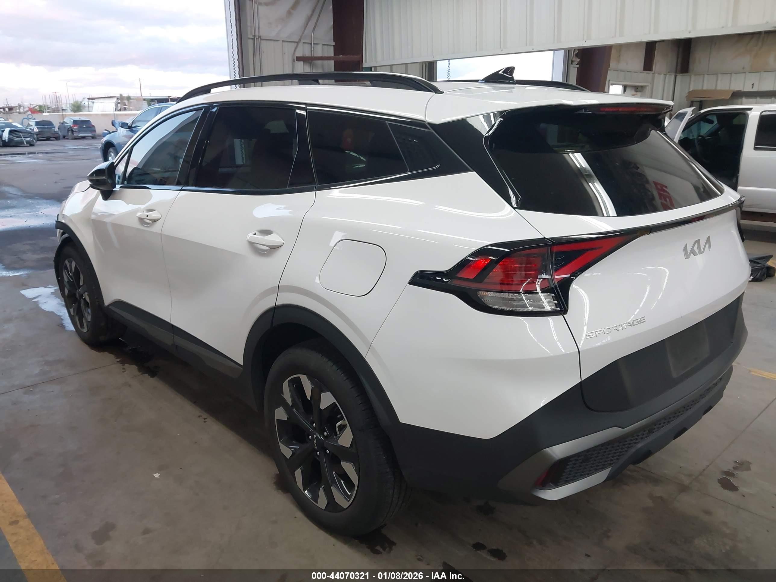 KIA SPORTAGE image 3
