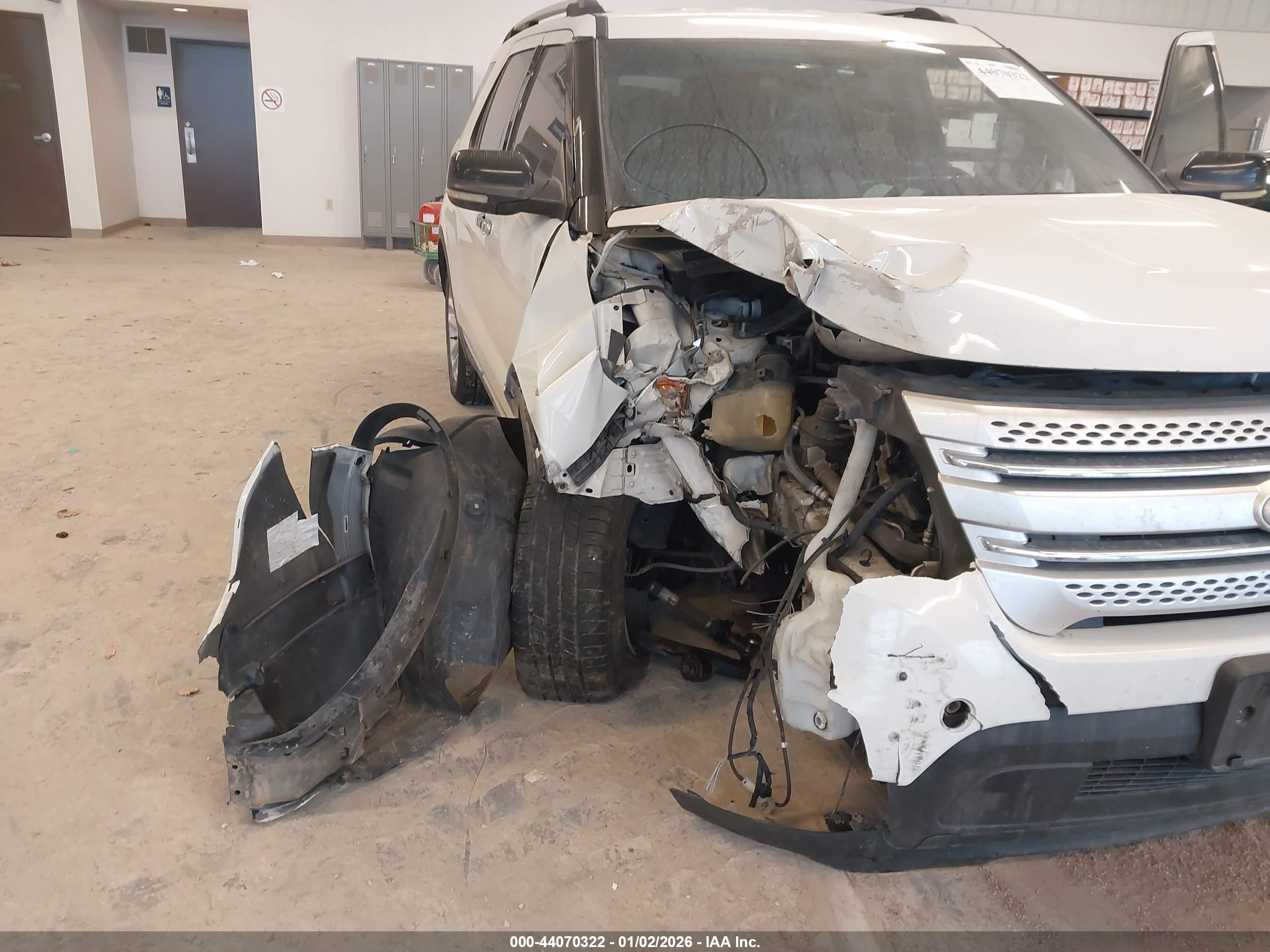 FORD EXPLORER image 6