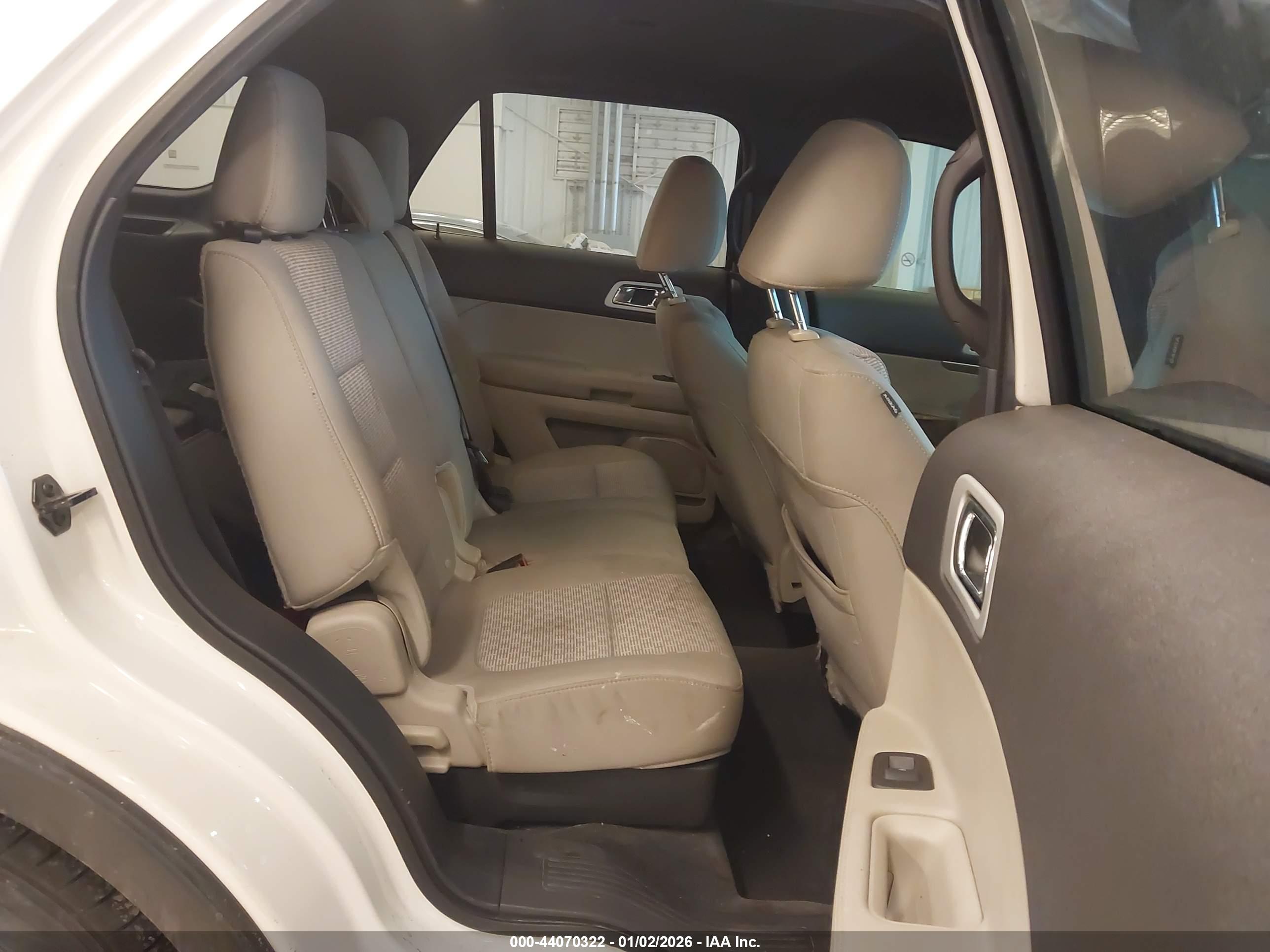 FORD EXPLORER image 8