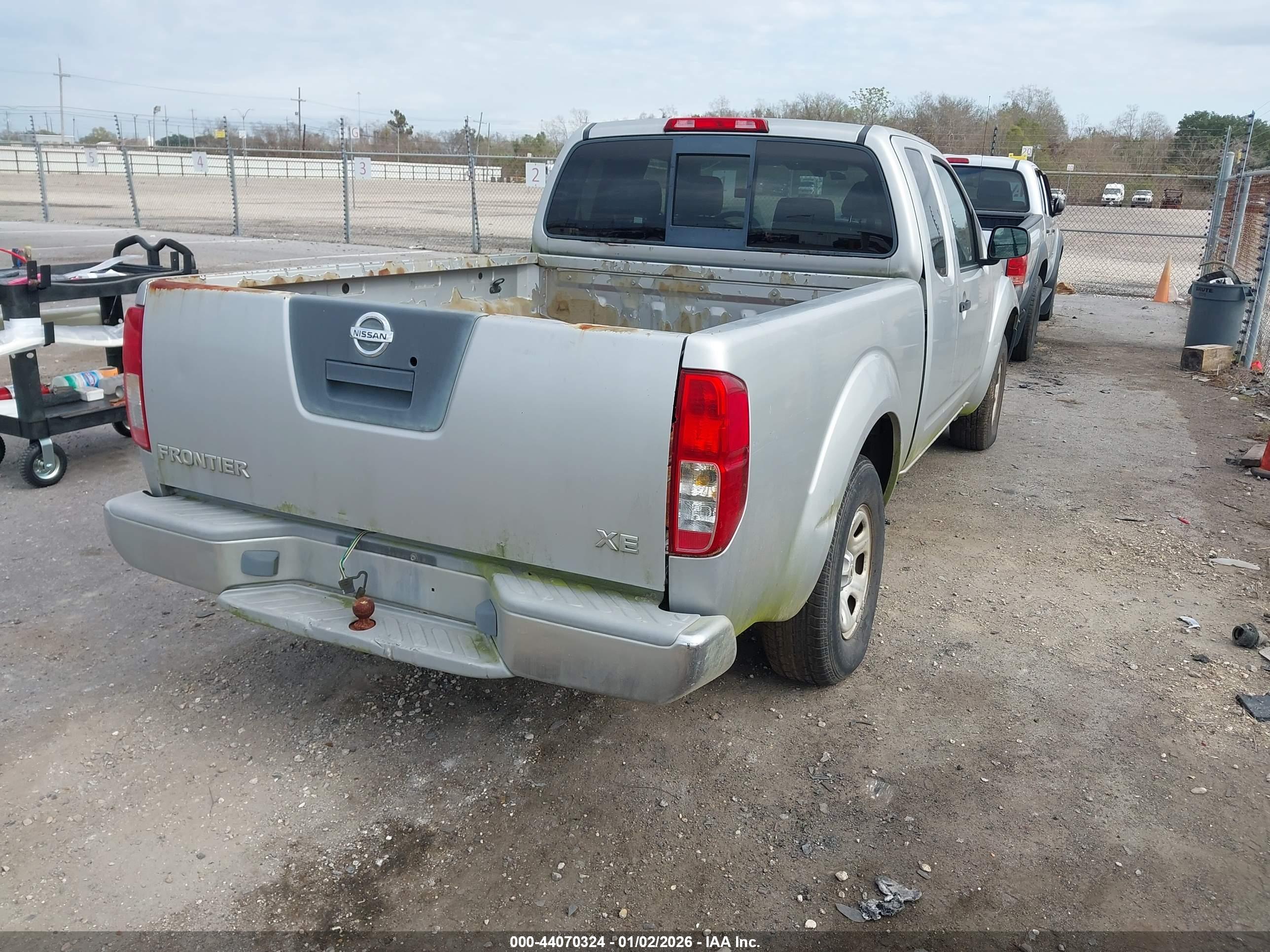 NISSAN FRONTIER image 4