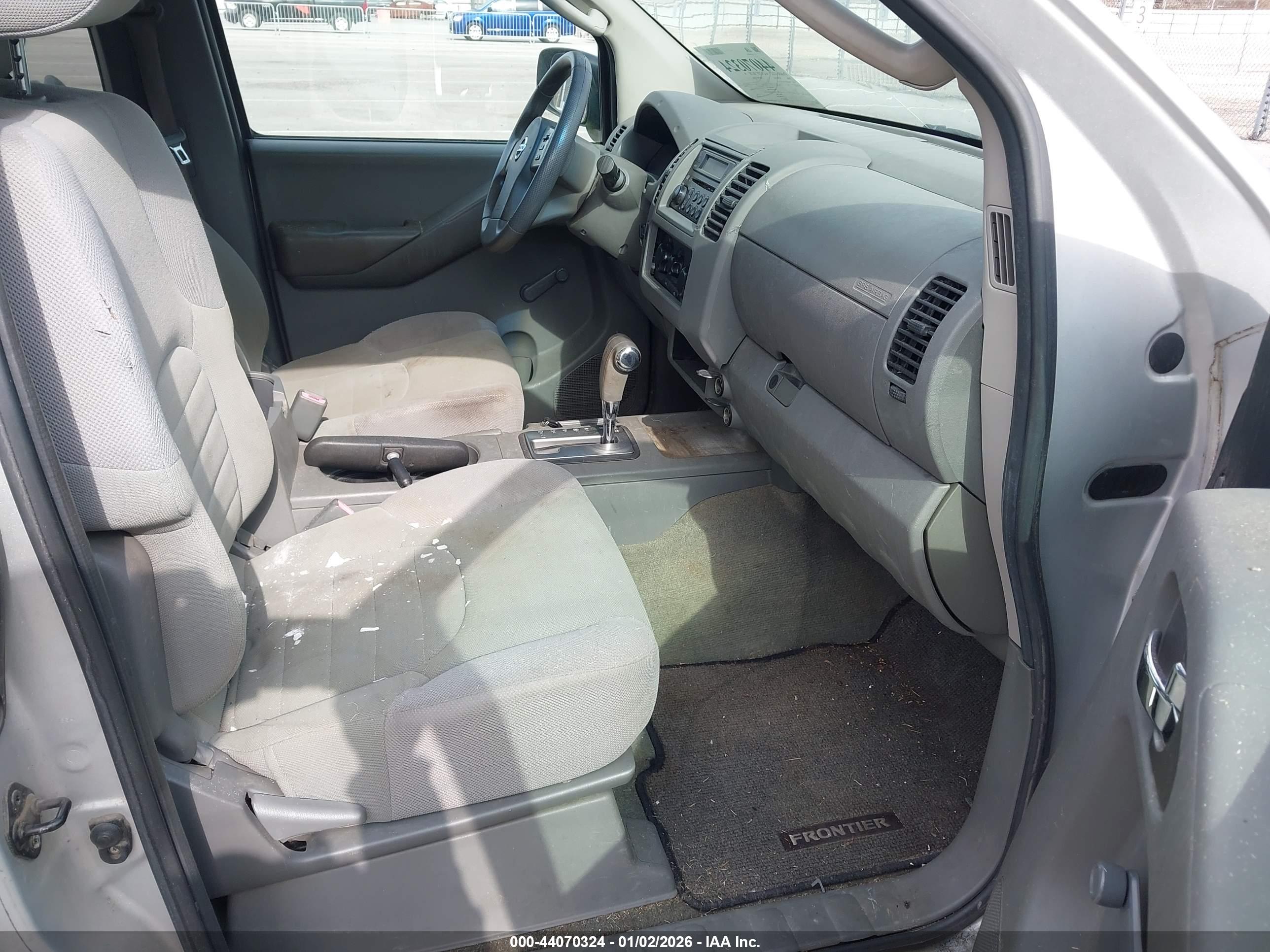 NISSAN FRONTIER image 5