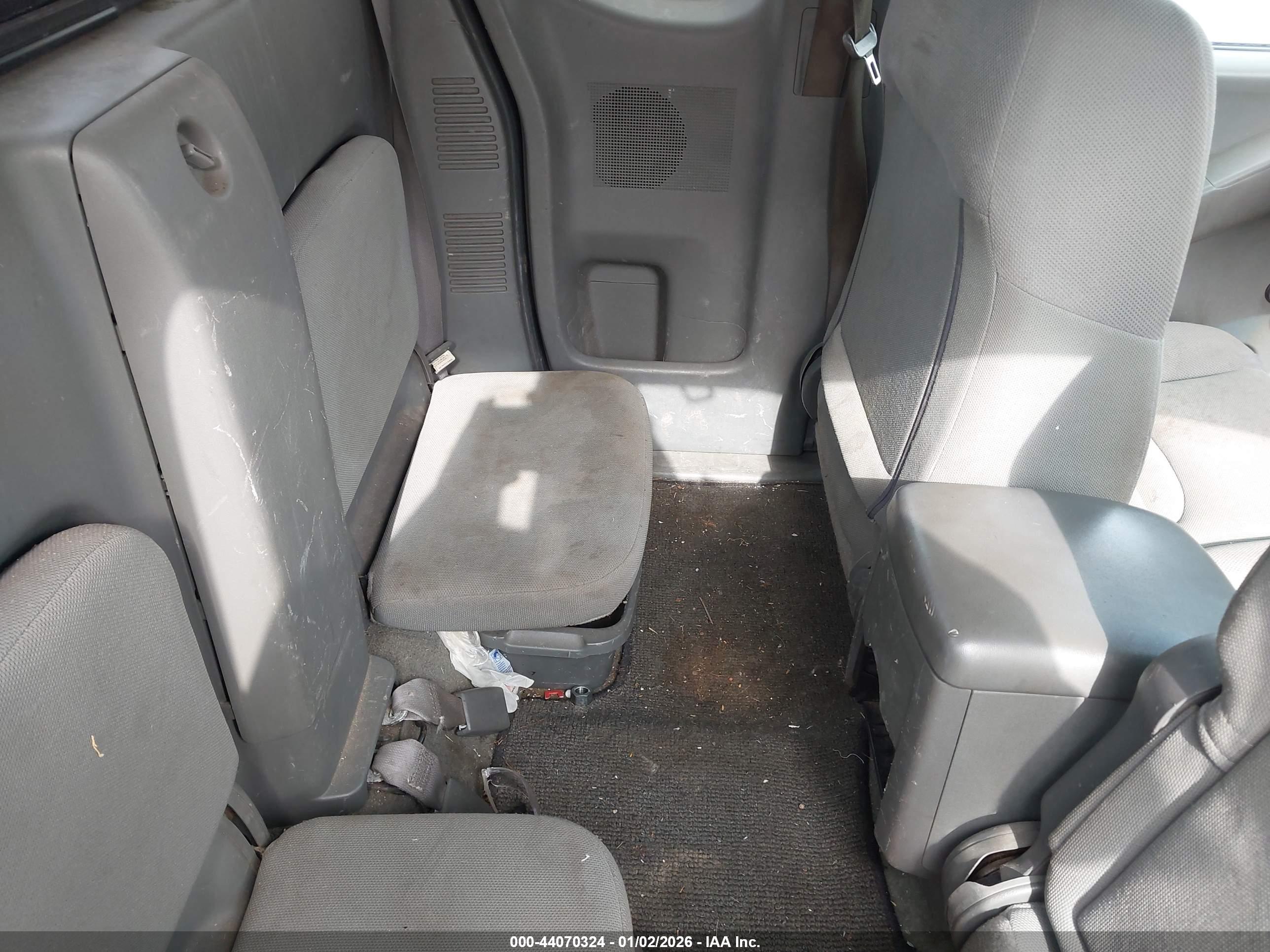 NISSAN FRONTIER image 8