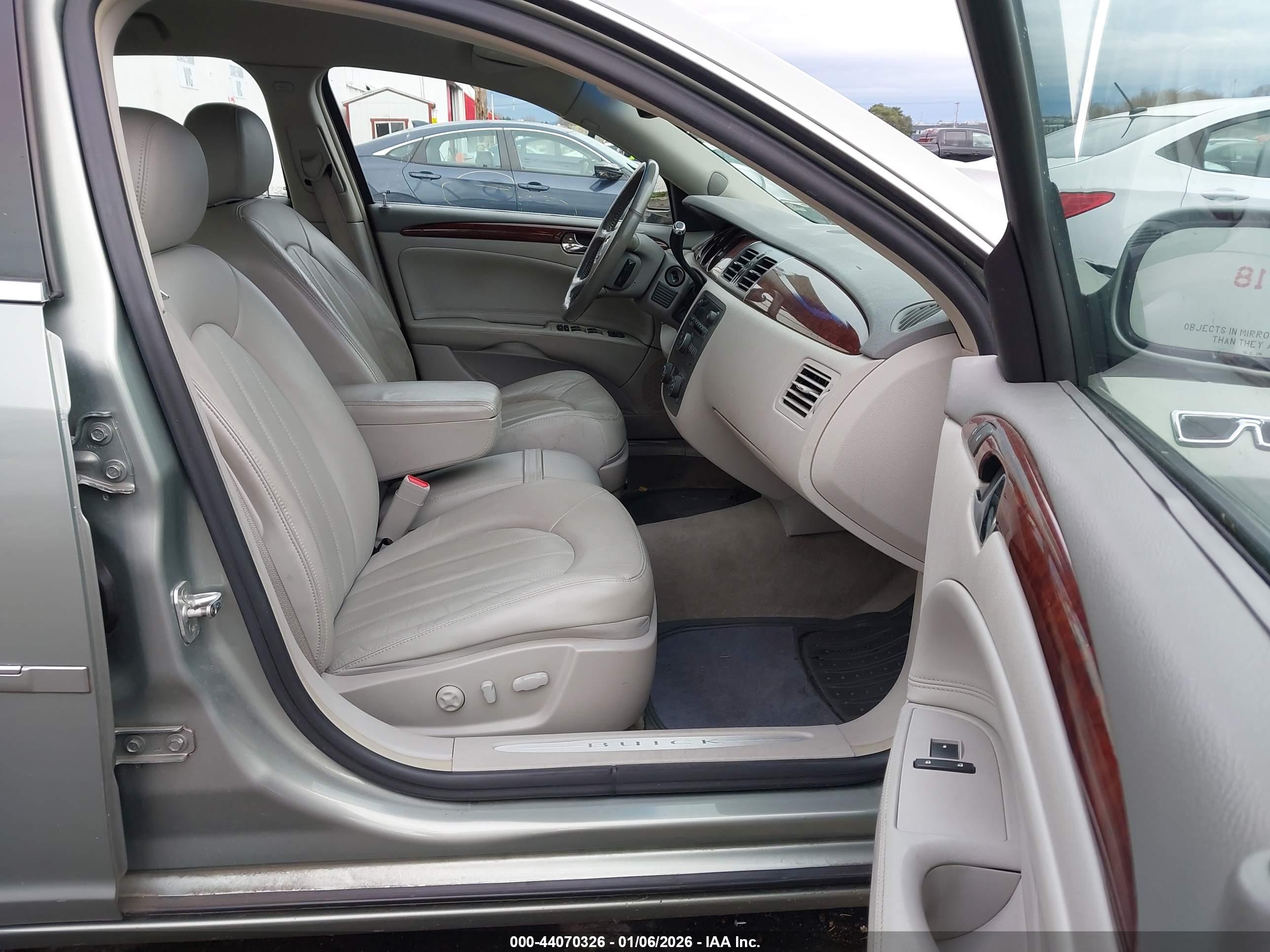 BUICK LUCERNE image 5