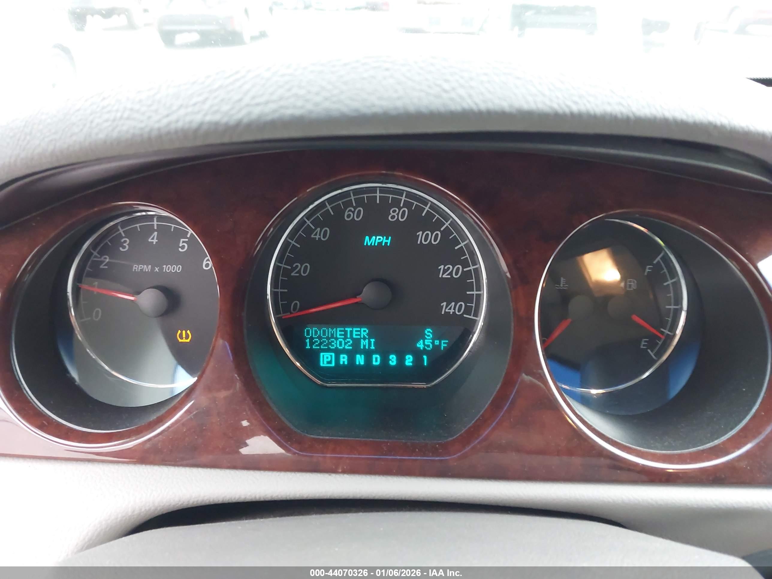 BUICK LUCERNE image 7