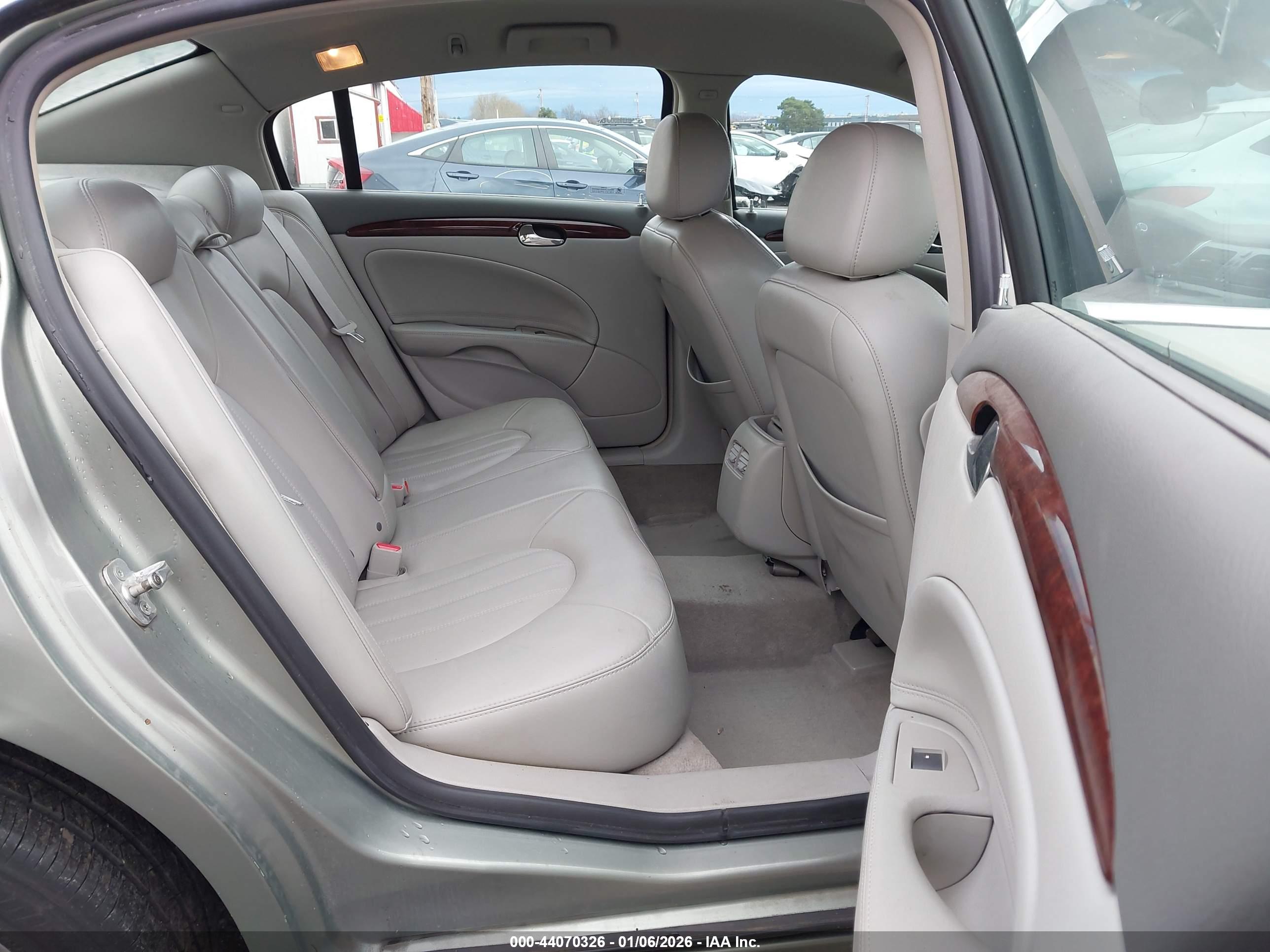 BUICK LUCERNE image 8