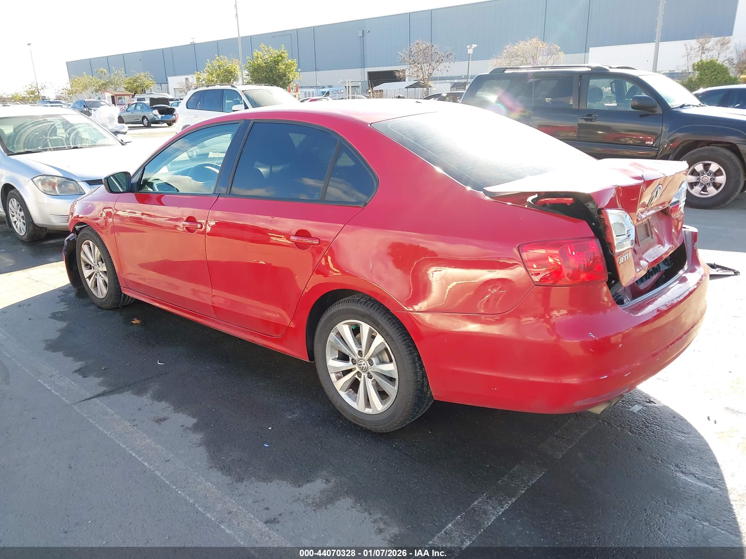 VOLKSWAGEN JETTA image 3