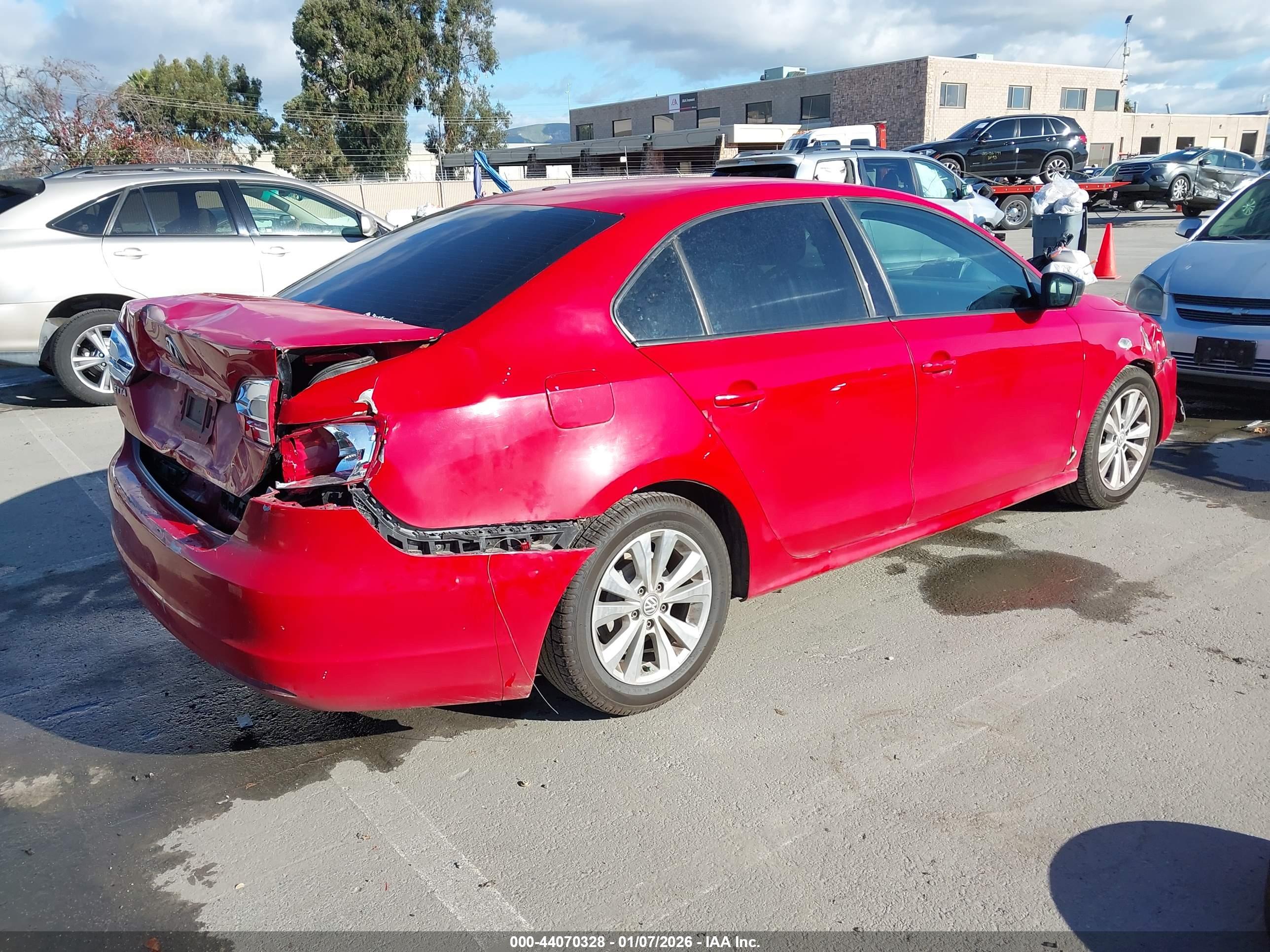VOLKSWAGEN JETTA image 4