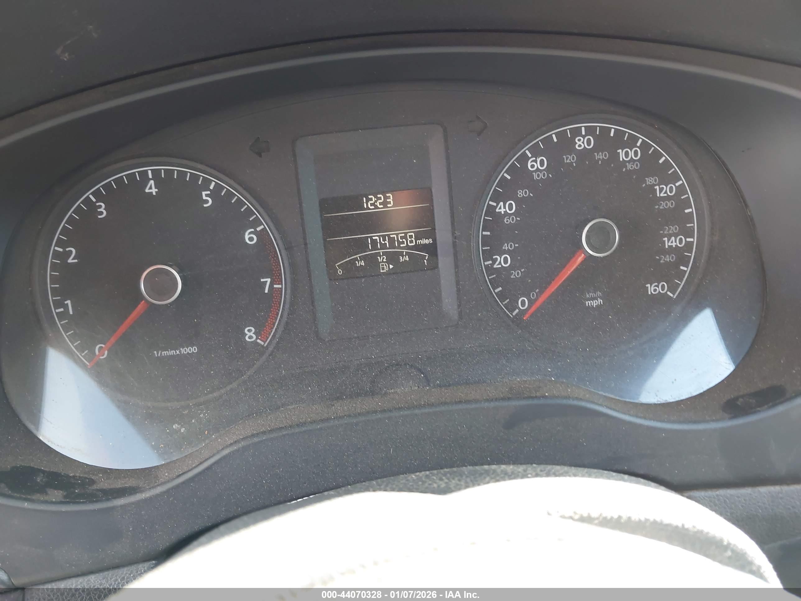 VOLKSWAGEN JETTA image 7
