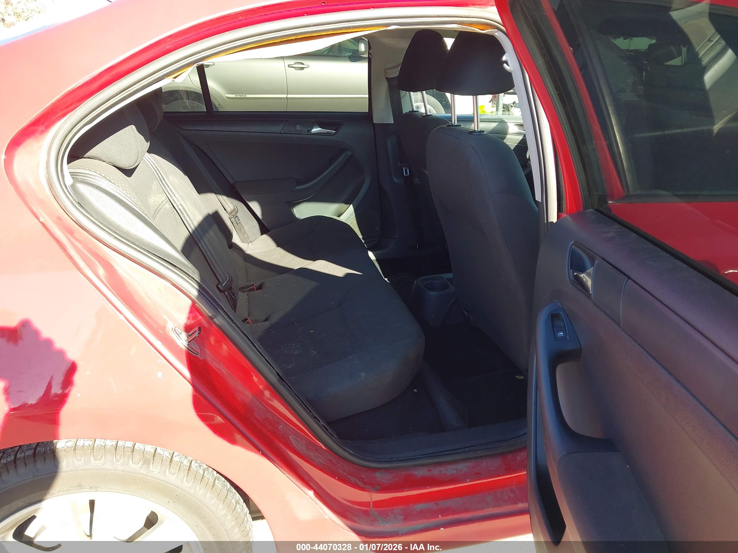 VOLKSWAGEN JETTA image 8
