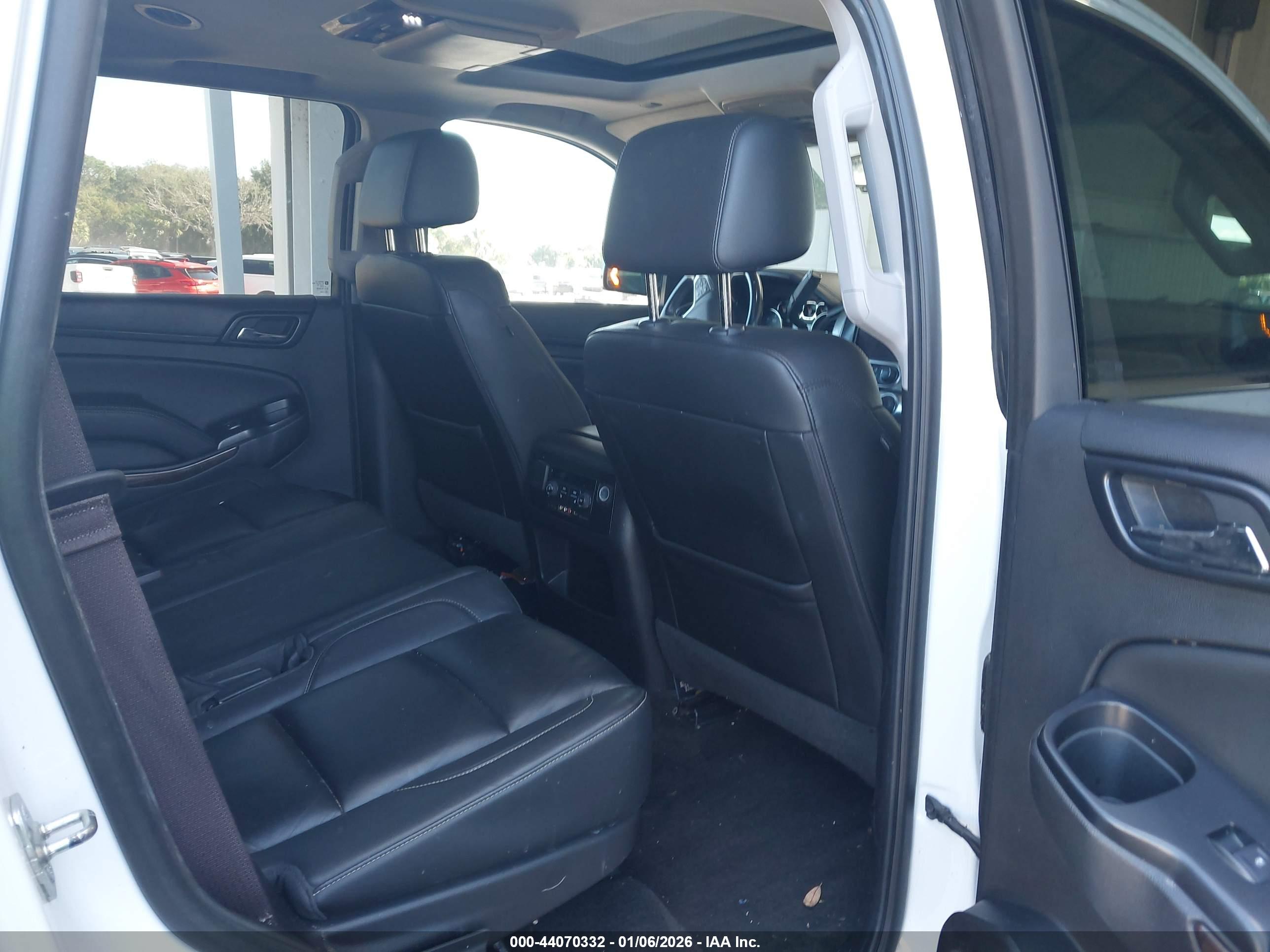 CHEVROLET TAHOE image 8