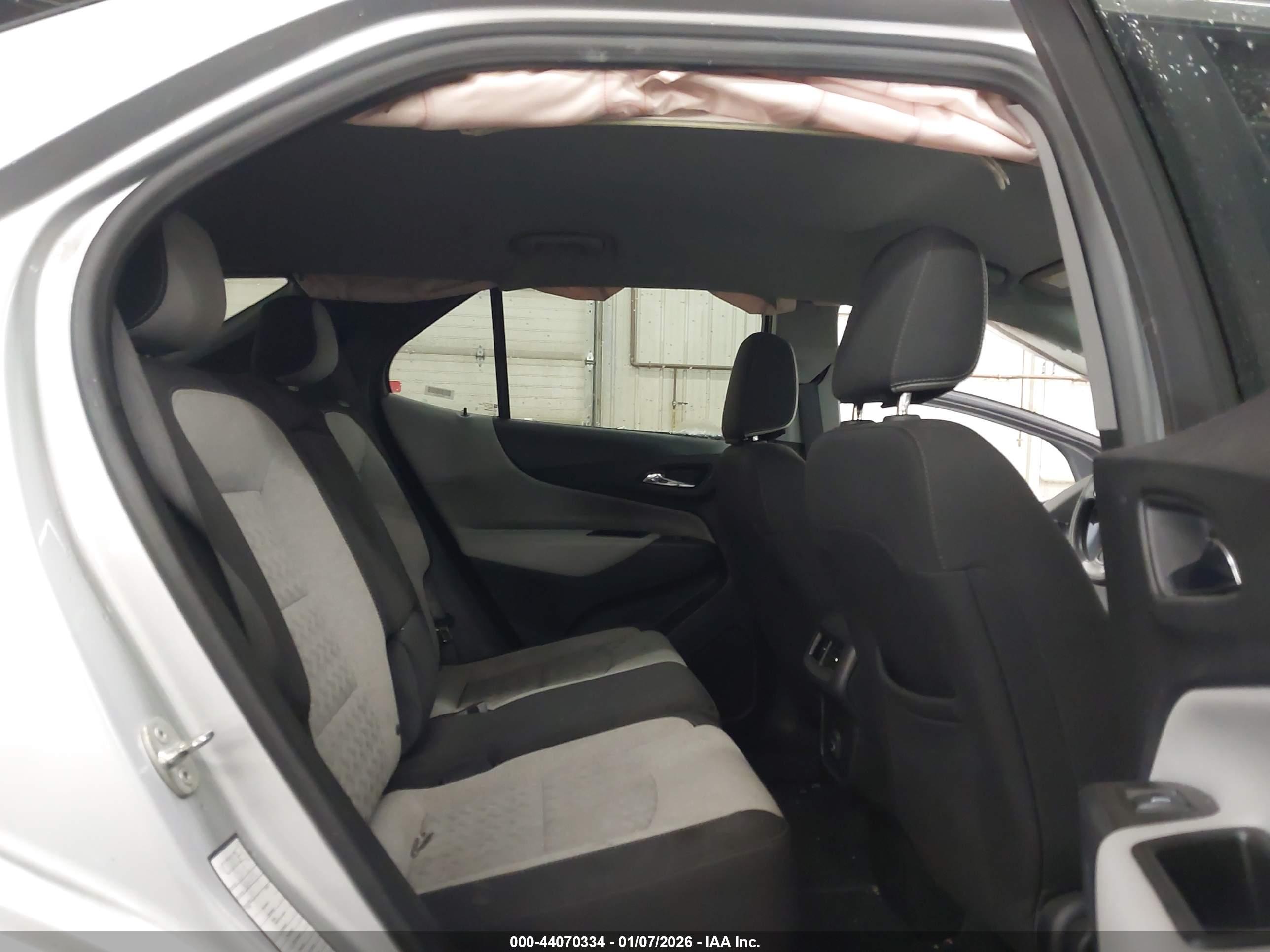 CHEVROLET EQUINOX image 8