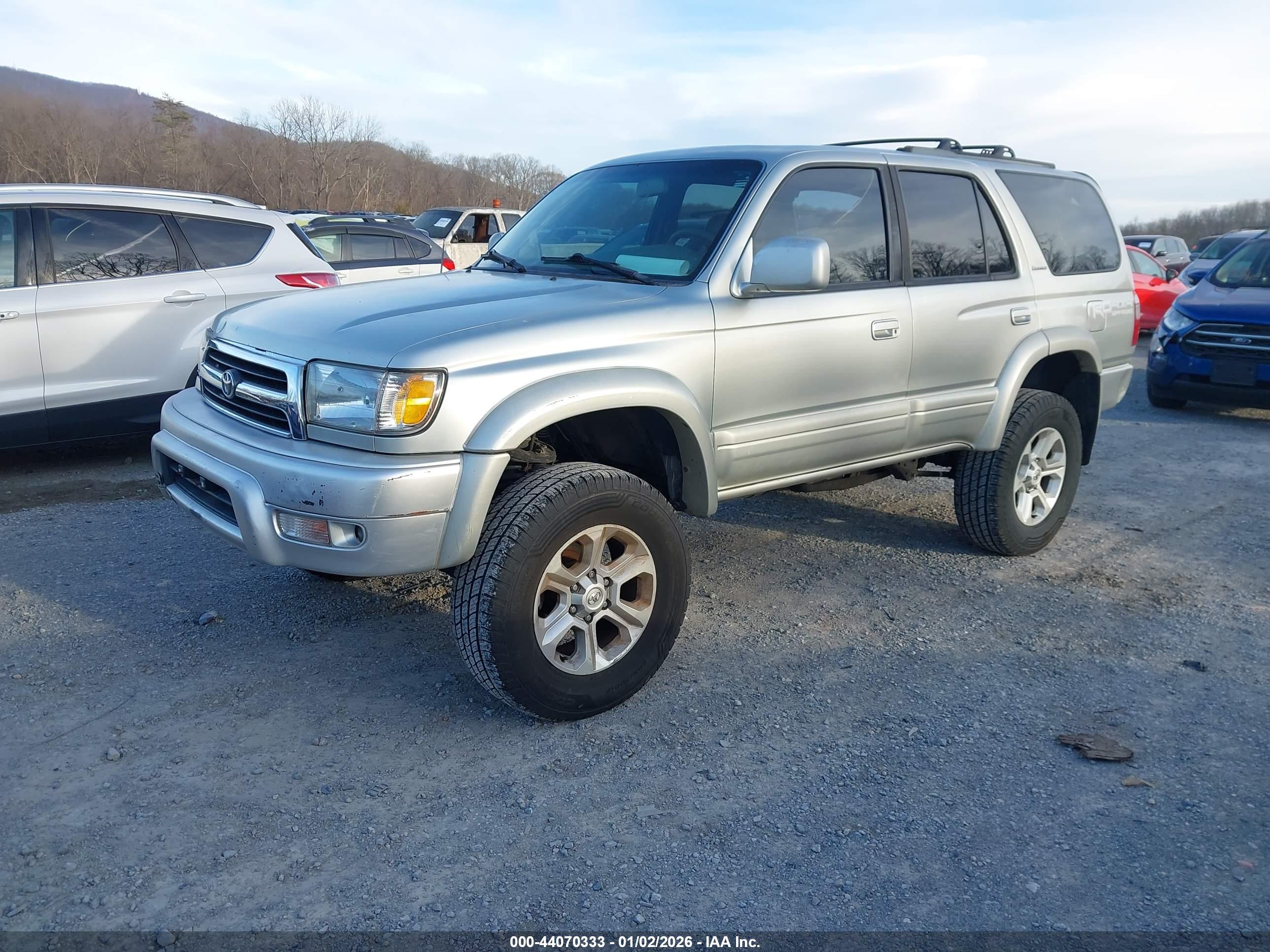 TOYOTA 4RUNNER image 2