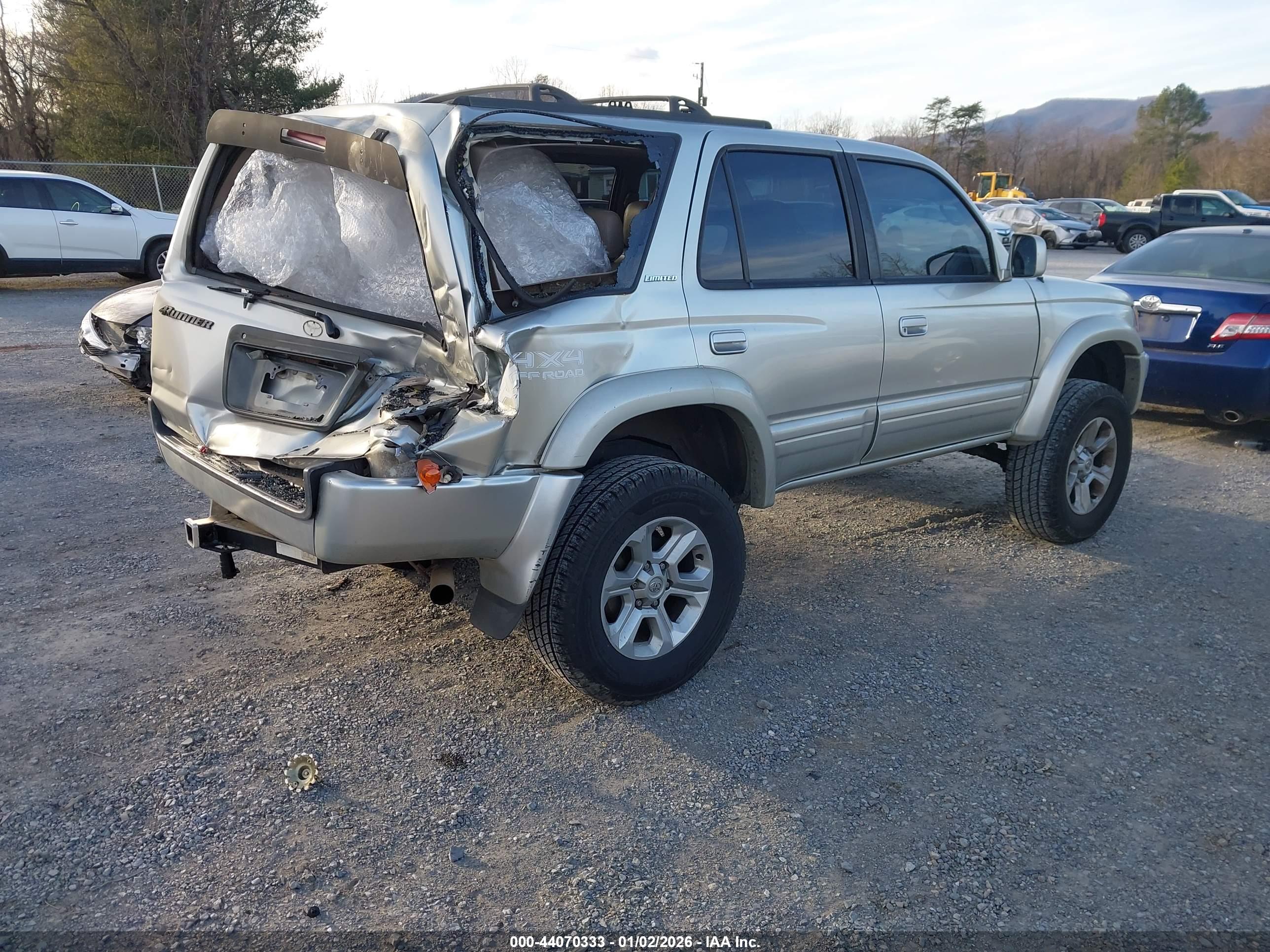 TOYOTA 4RUNNER image 4