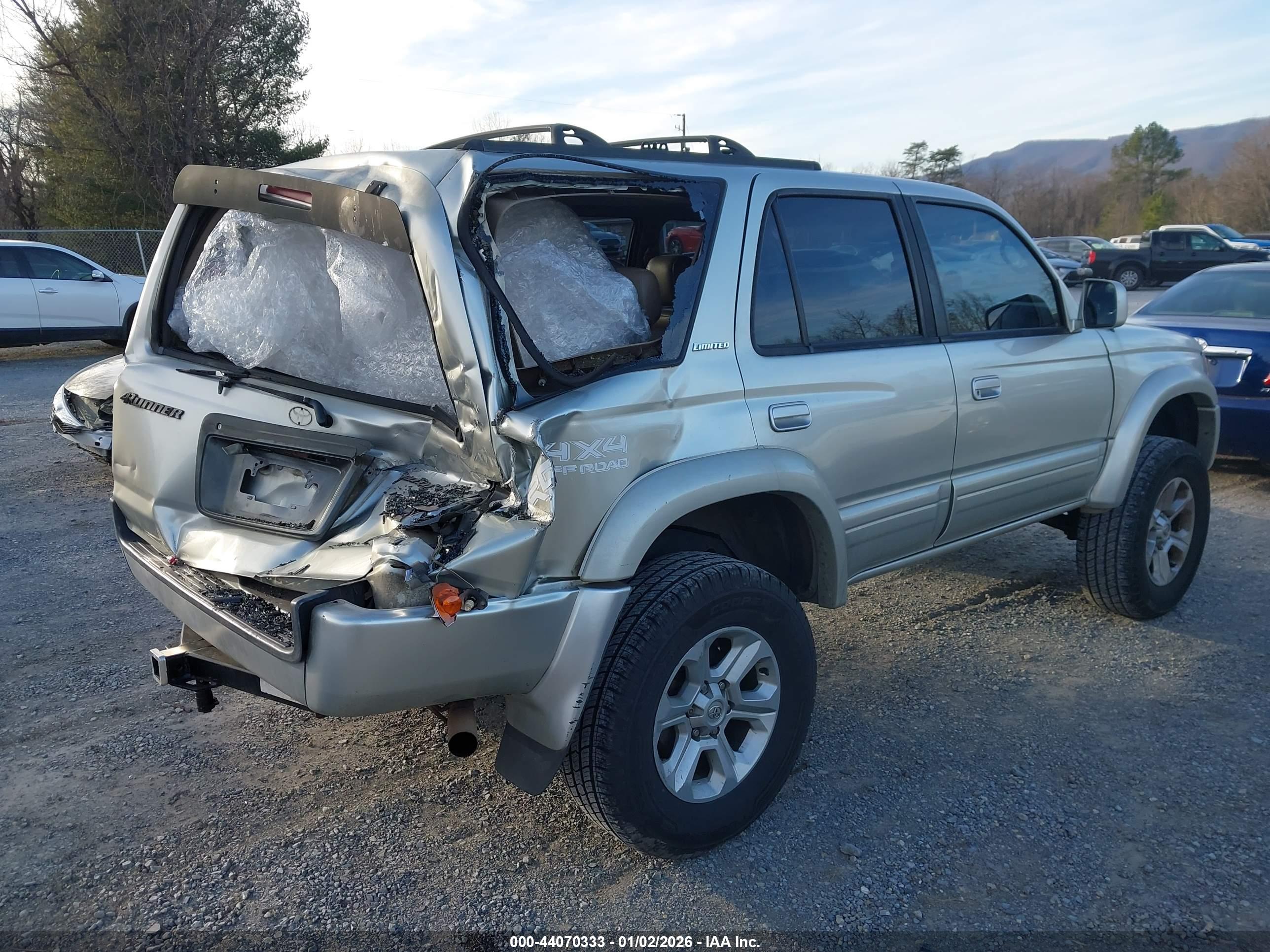 TOYOTA 4RUNNER image 6