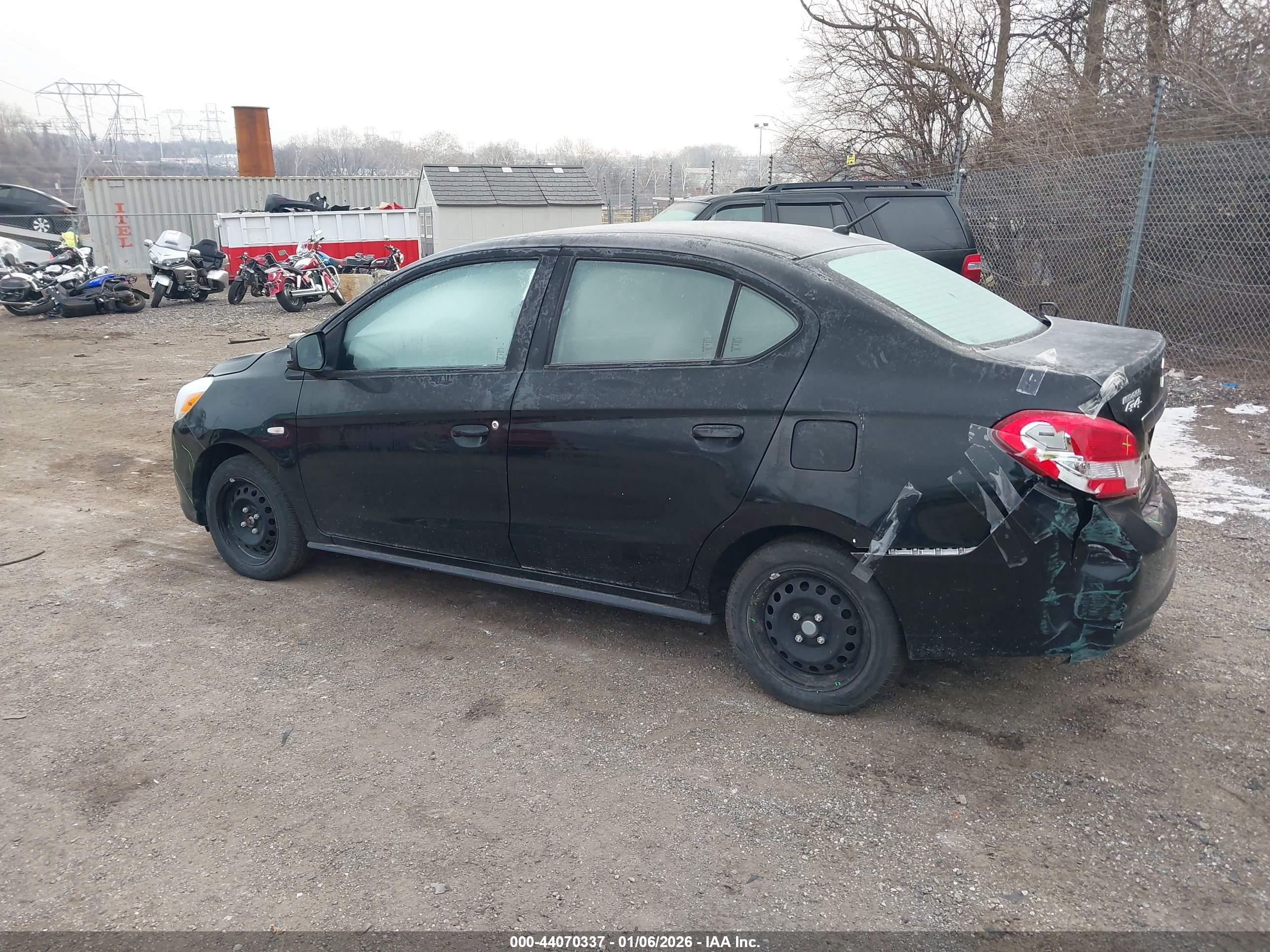 MITSUBISHI MIRAGE image 3