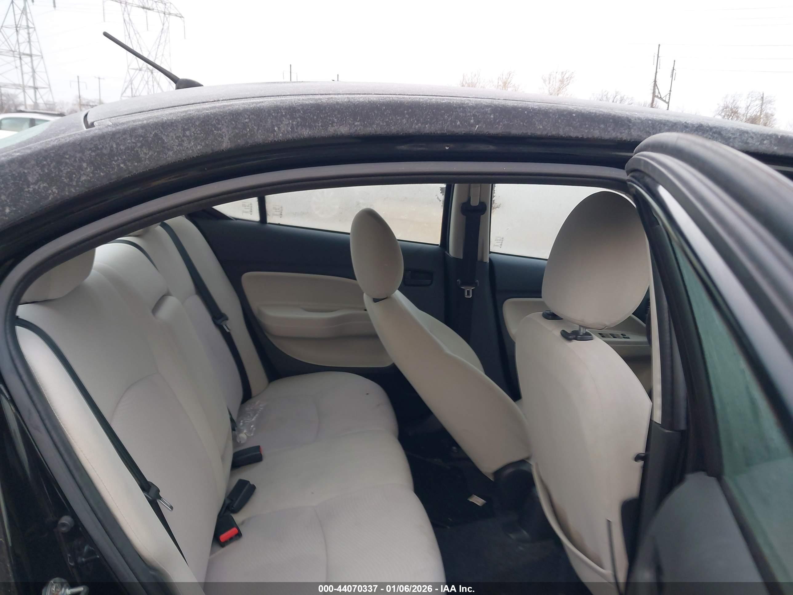MITSUBISHI MIRAGE image 8