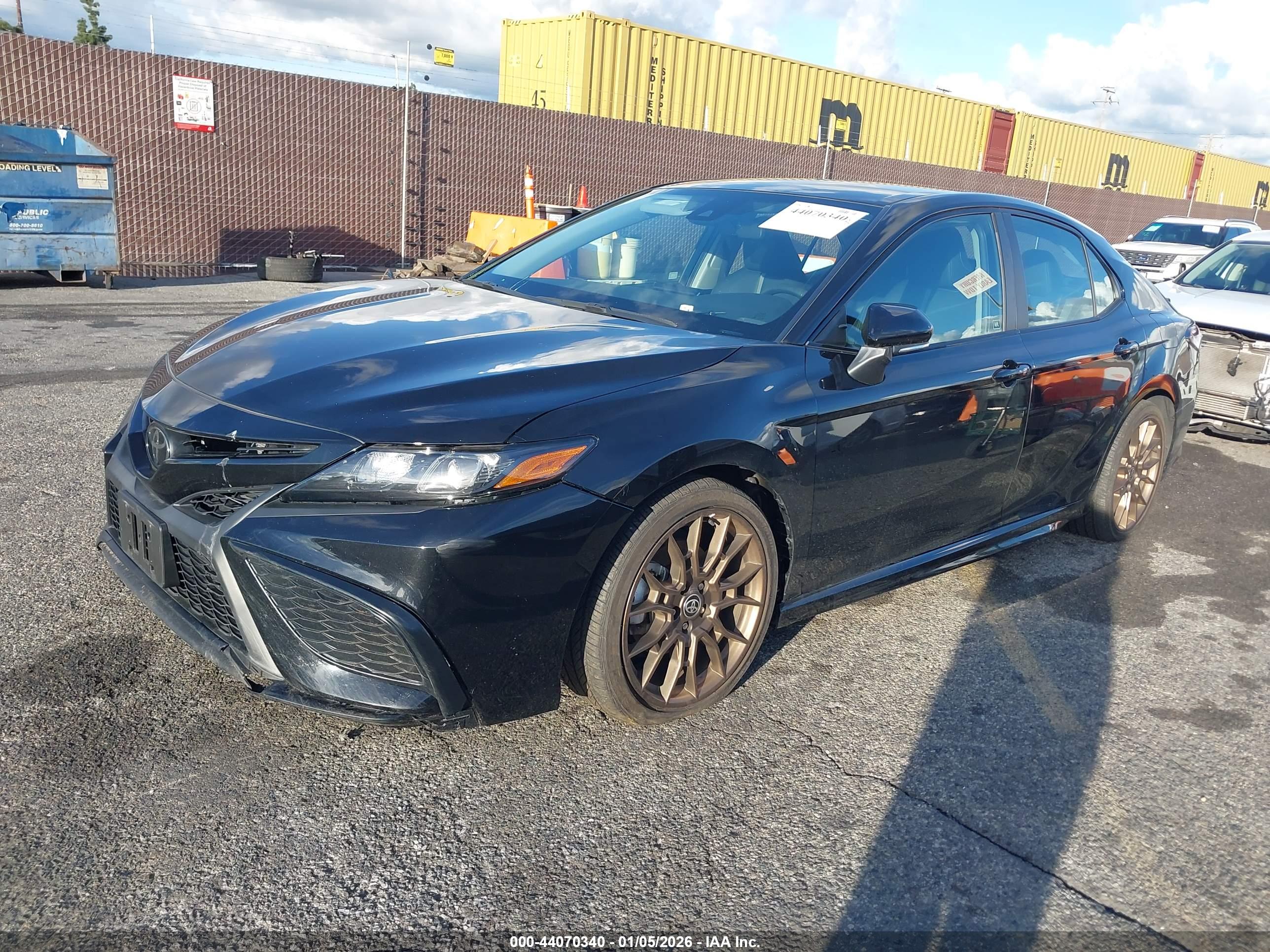 TOYOTA CAMRY image 2