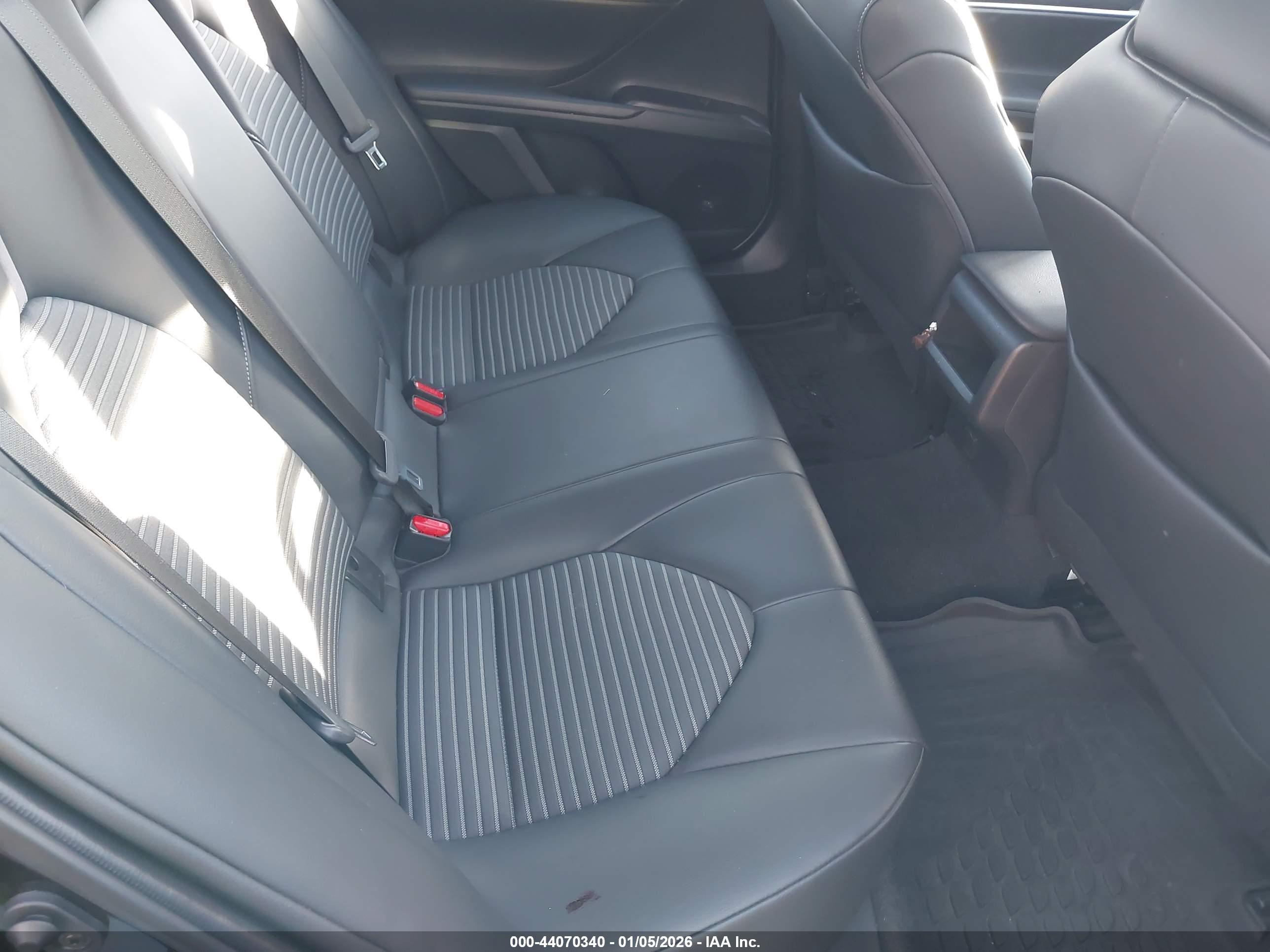 TOYOTA CAMRY image 8