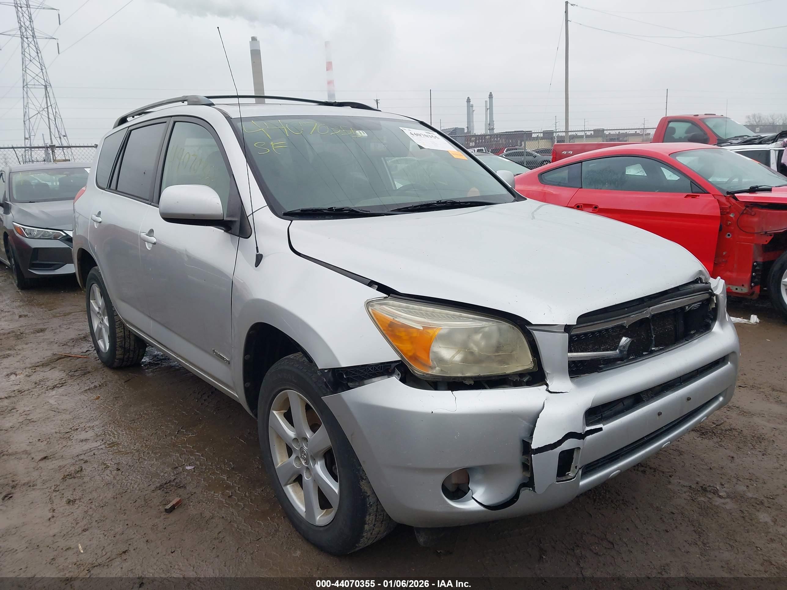 TOYOTA RAV4 image 6