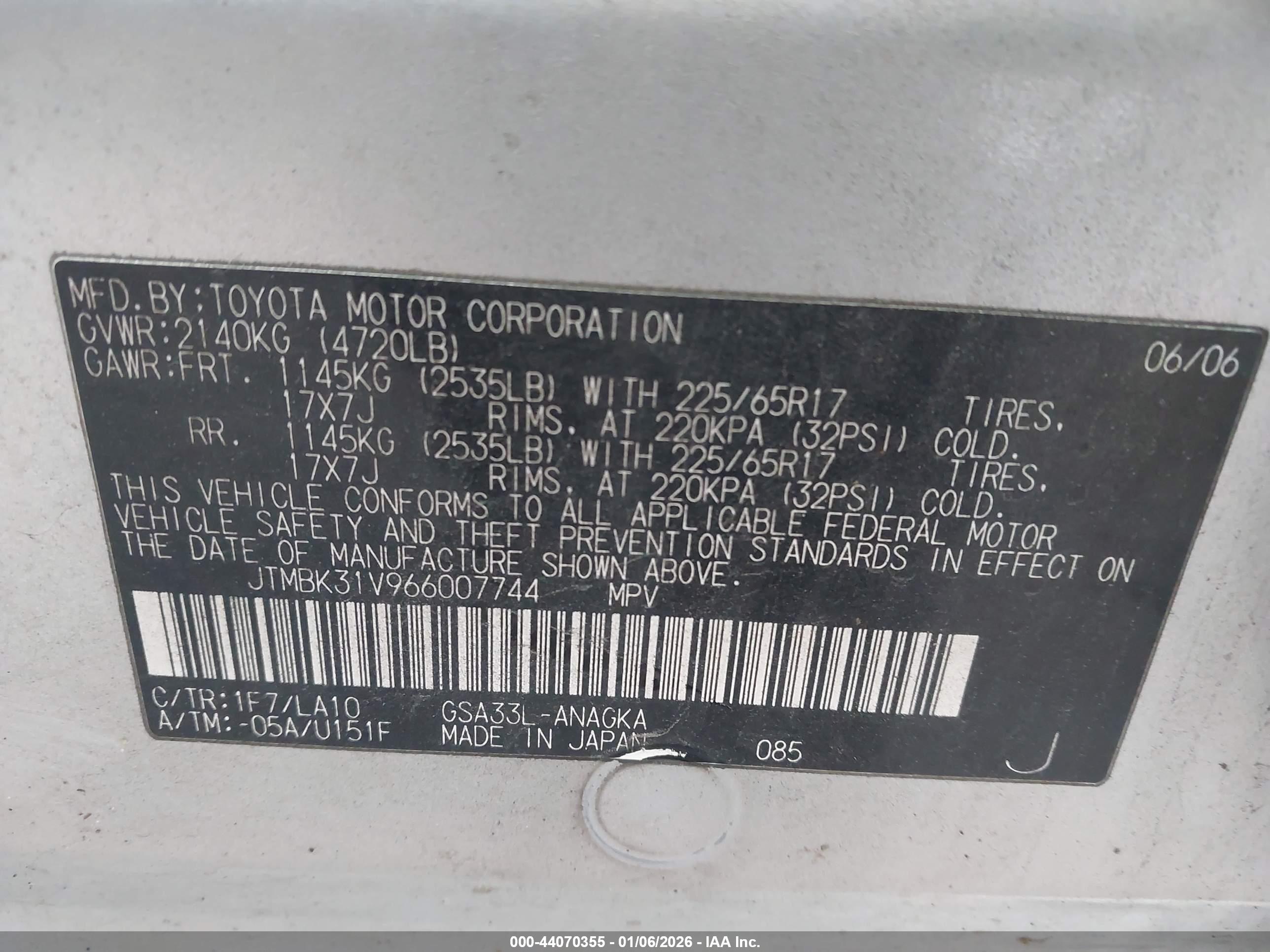 TOYOTA RAV4 image 9