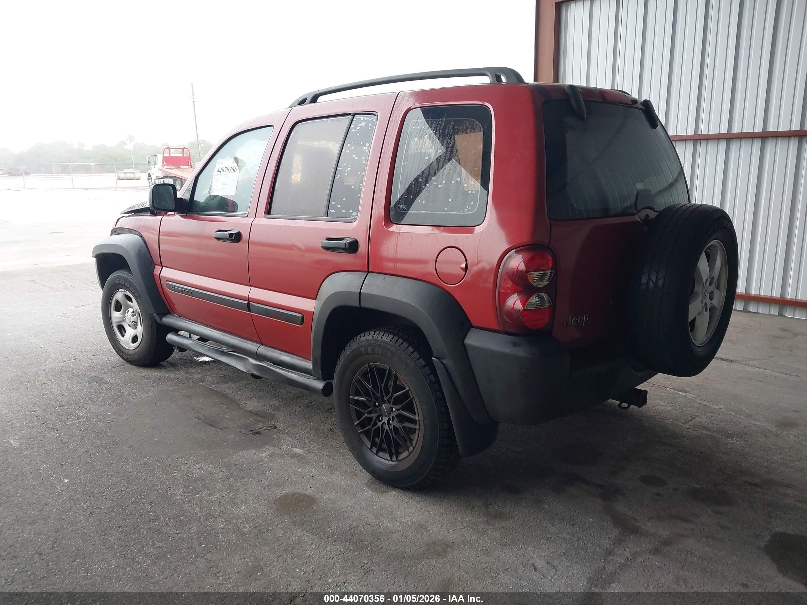 JEEP LIBERTY image 3