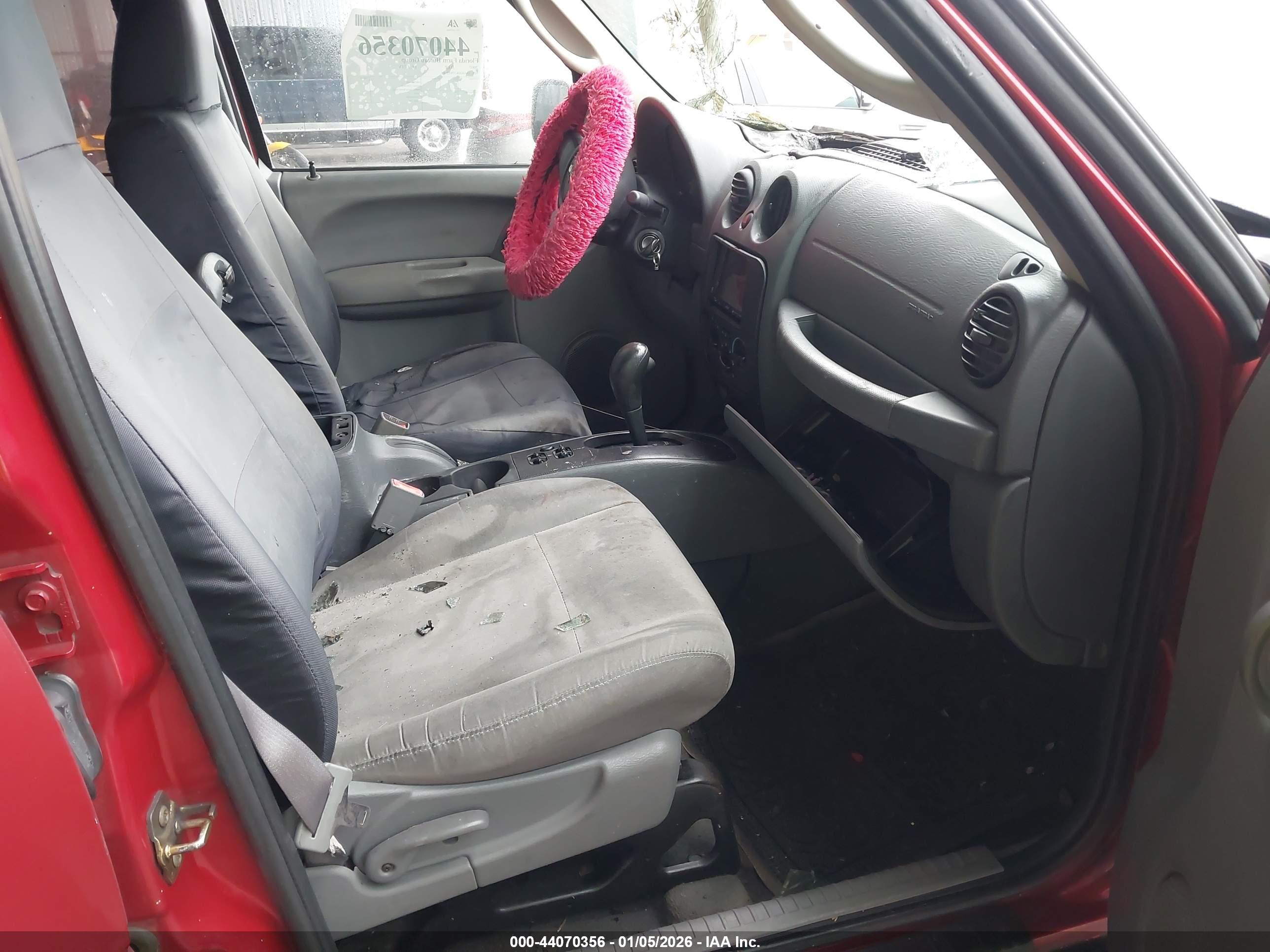JEEP LIBERTY image 5