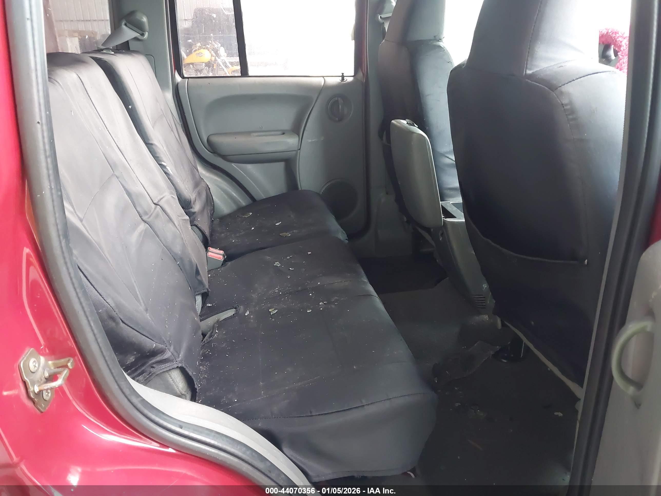 JEEP LIBERTY image 8