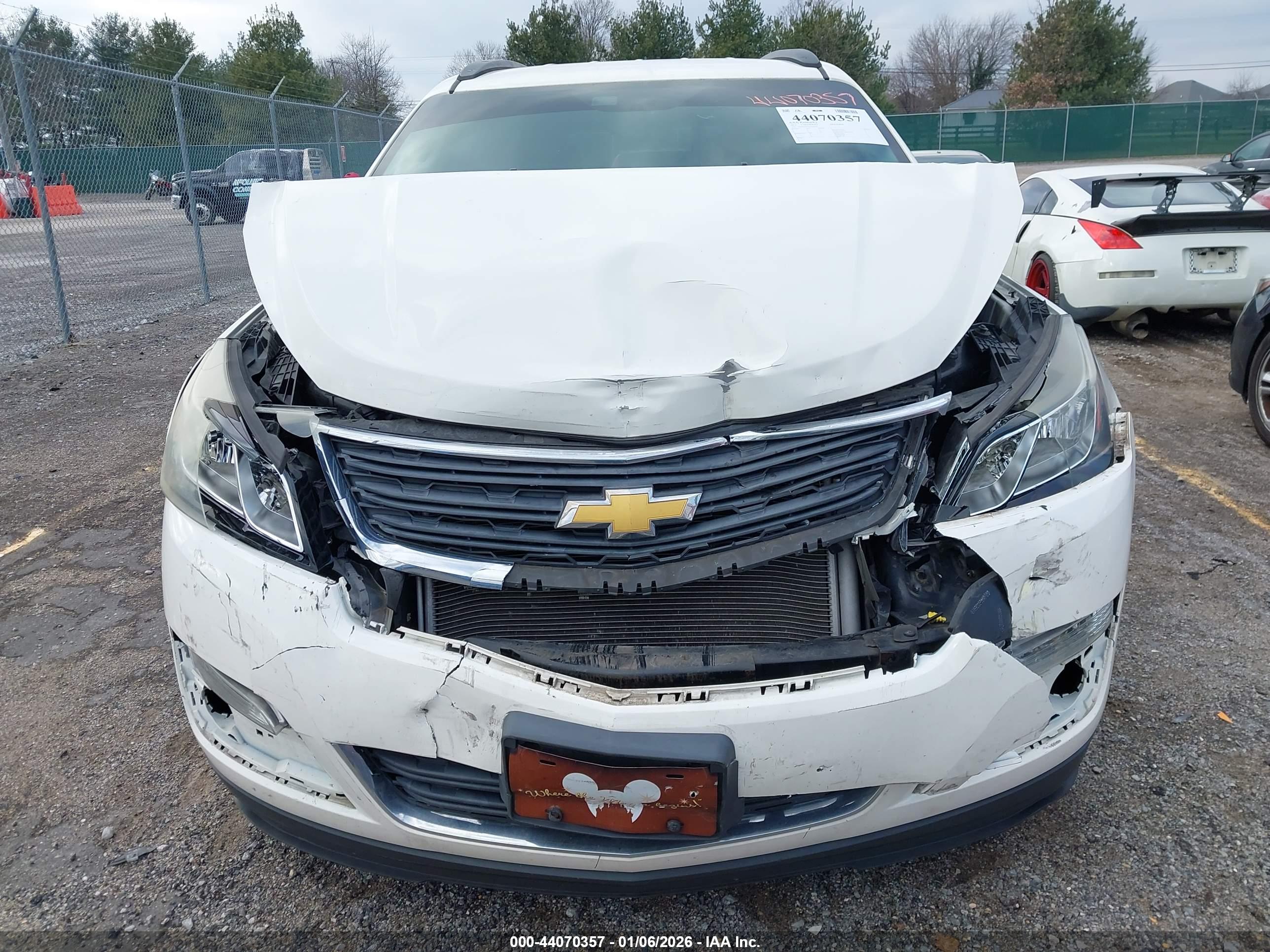 CHEVROLET TRAVERSE image 6