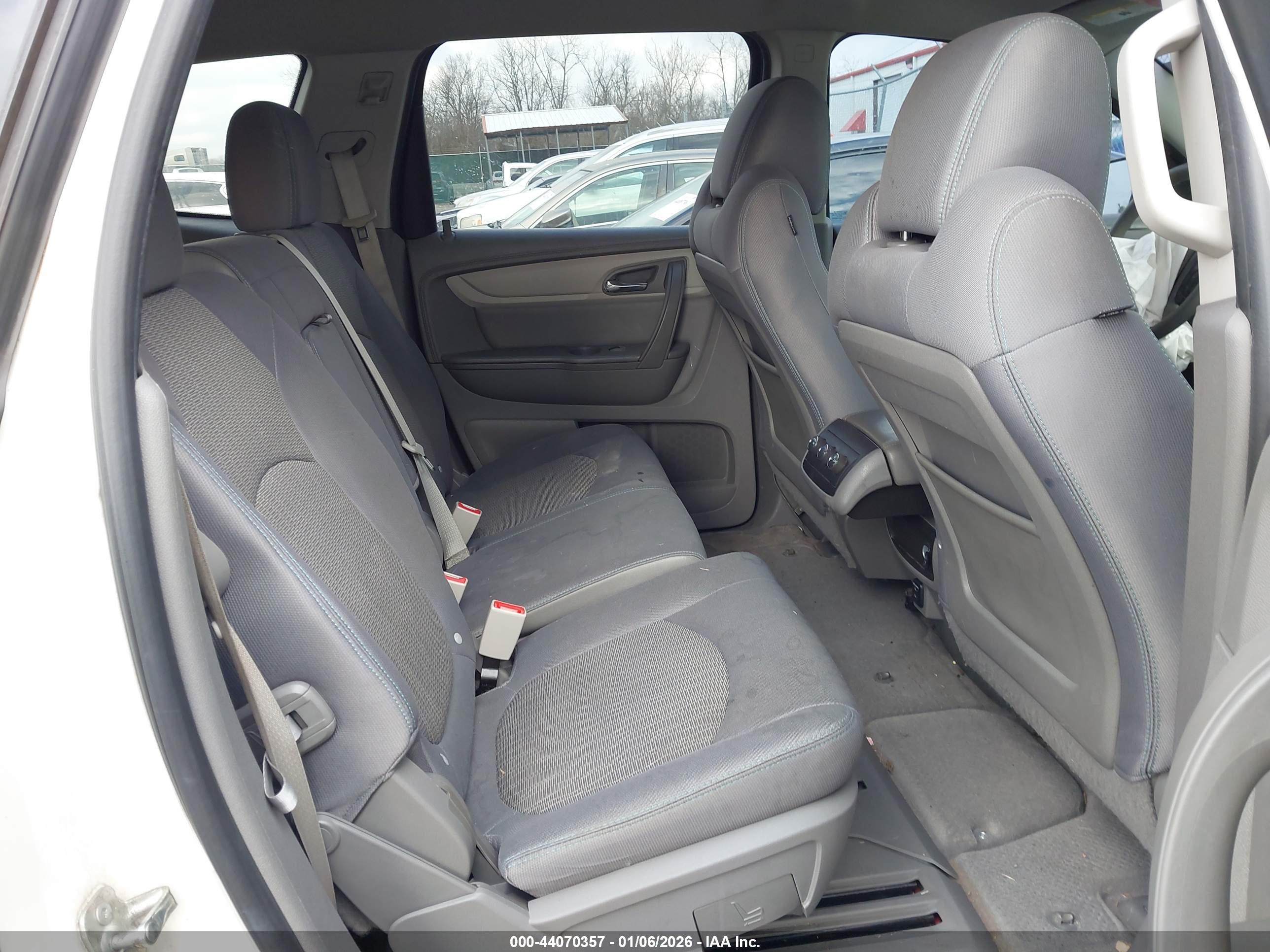 CHEVROLET TRAVERSE image 8